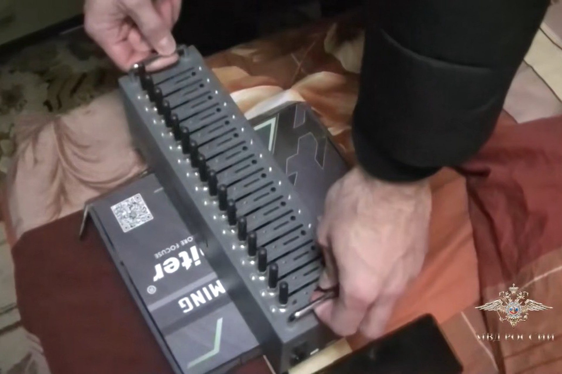 Сеть терминалов телефонных мошенников ликвидировали в 11 регионах России  