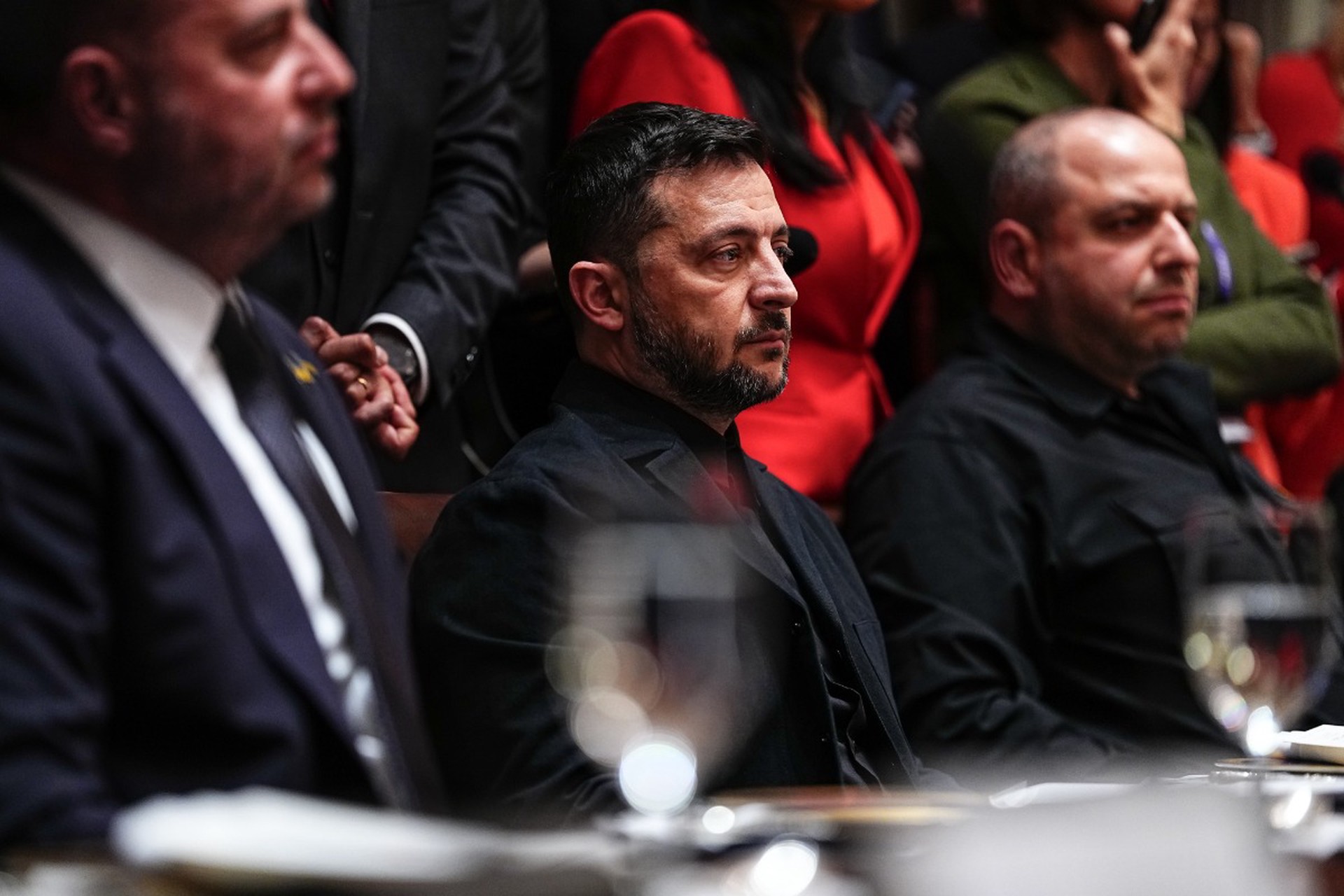 Зеленский согласился на остановку конфликта по линии фронта