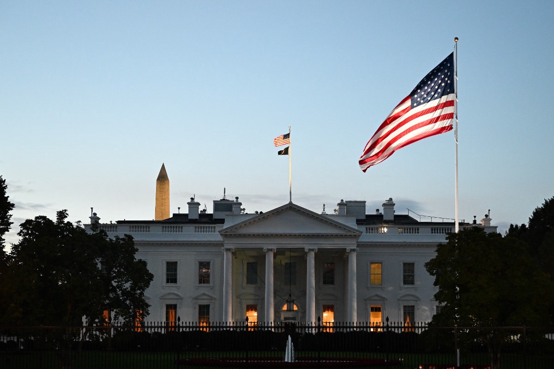 В США сносят часть Белого дома