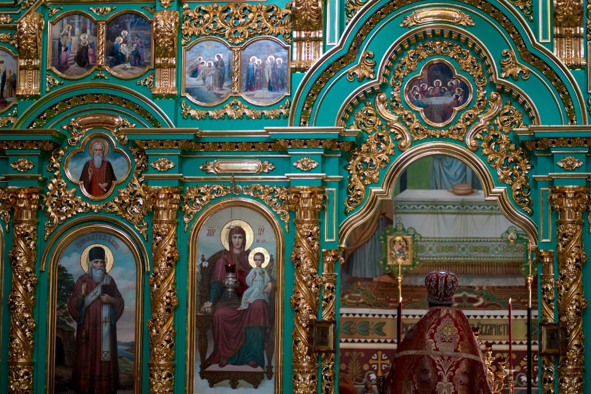 Священников УПЦ задерживают на Украине для пополнения обменного фонда