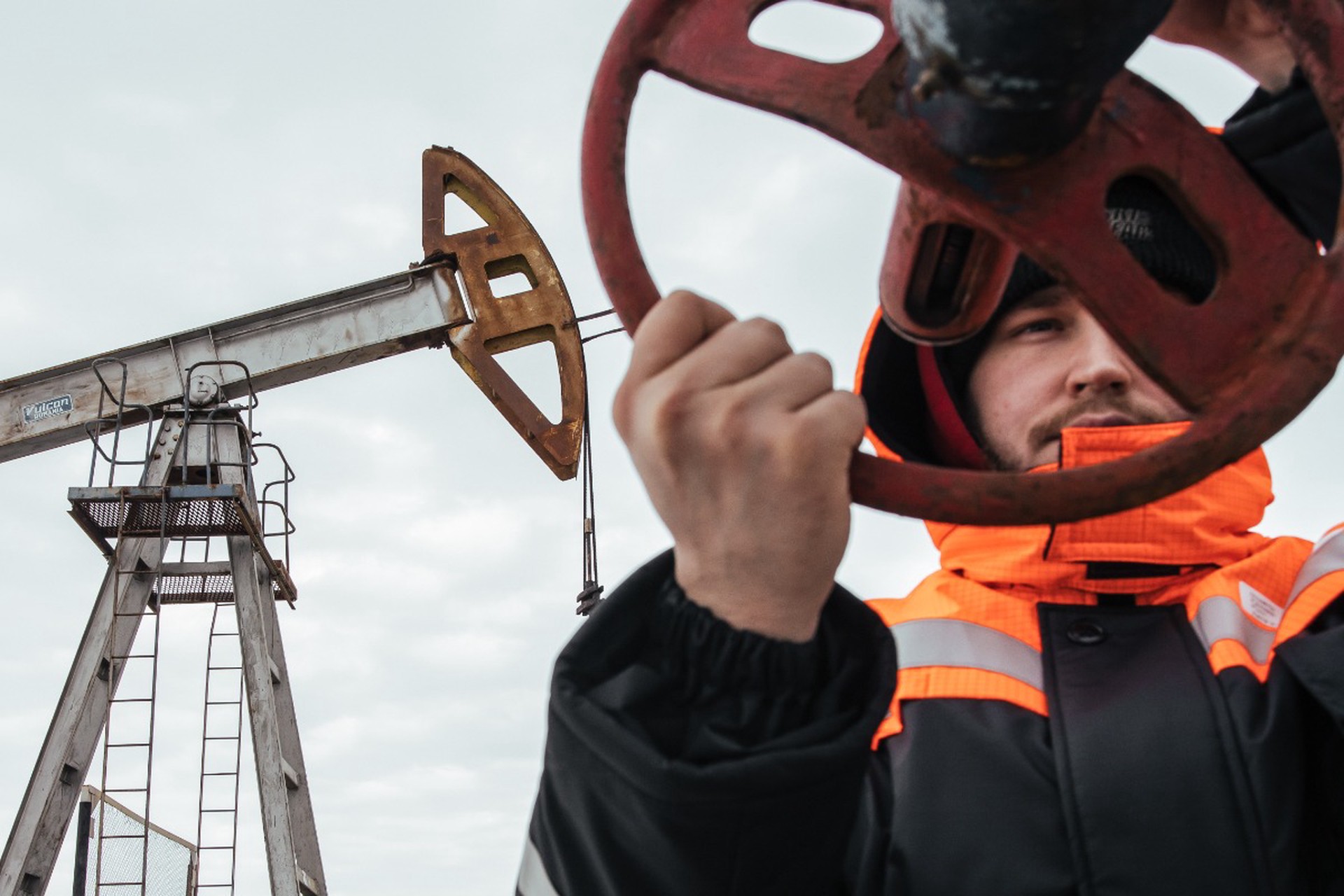 Нефть на плетень: почему в американской газете внезапно похвалили российскую разведку