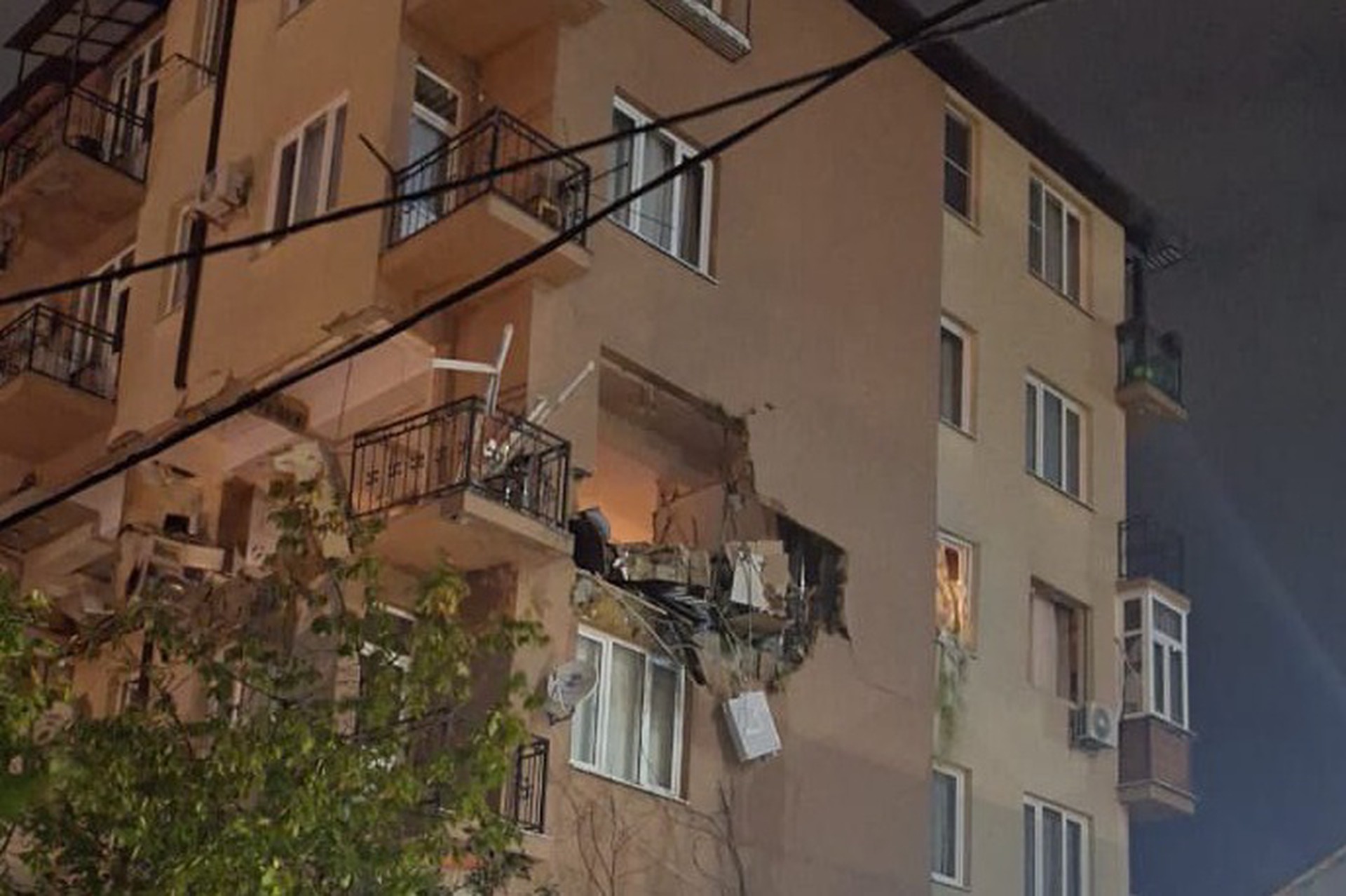 В Сочи после взрыва из-под завалов спасли ребенка
