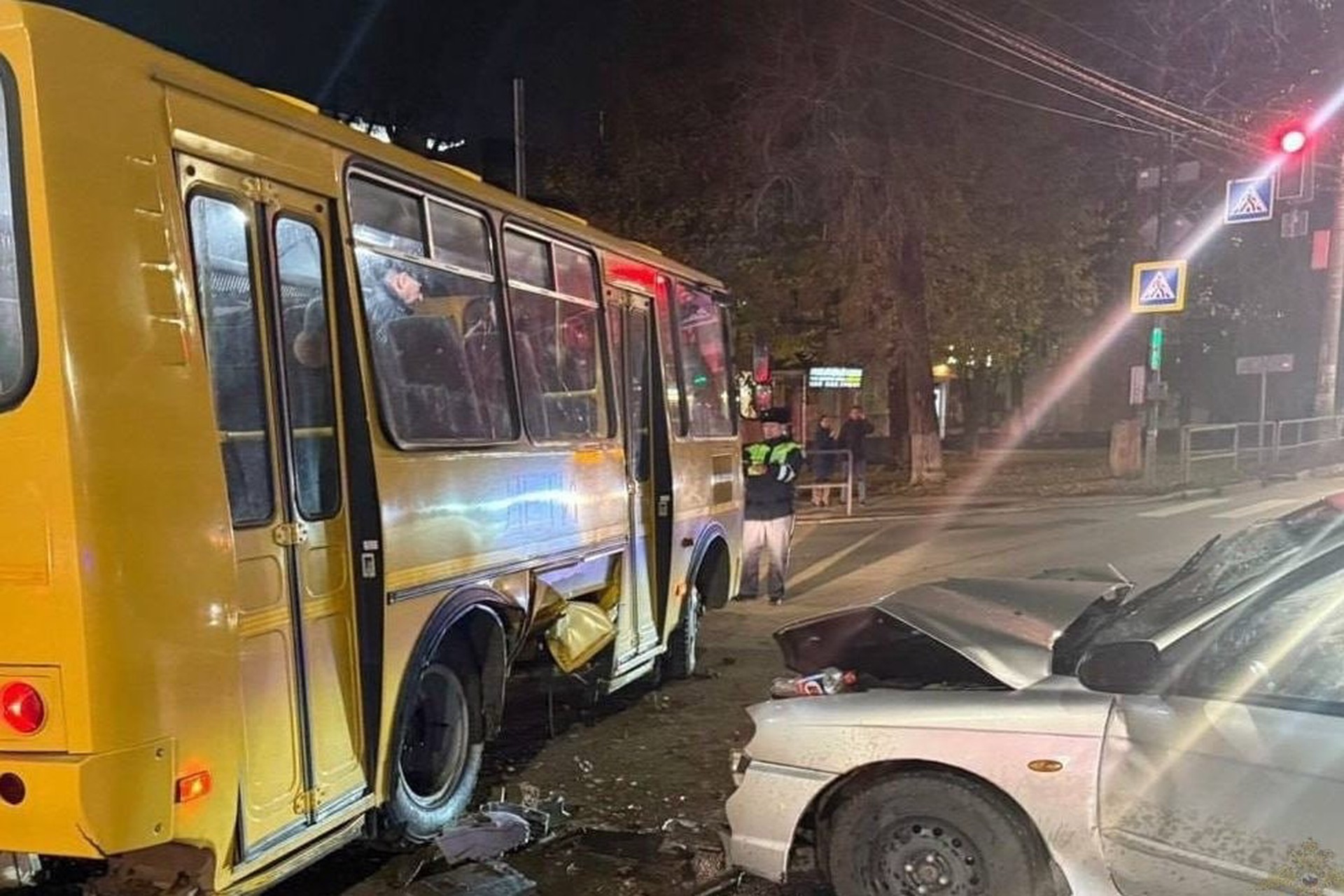 Автобус с юными гимнастами попал в аварию в Самаре