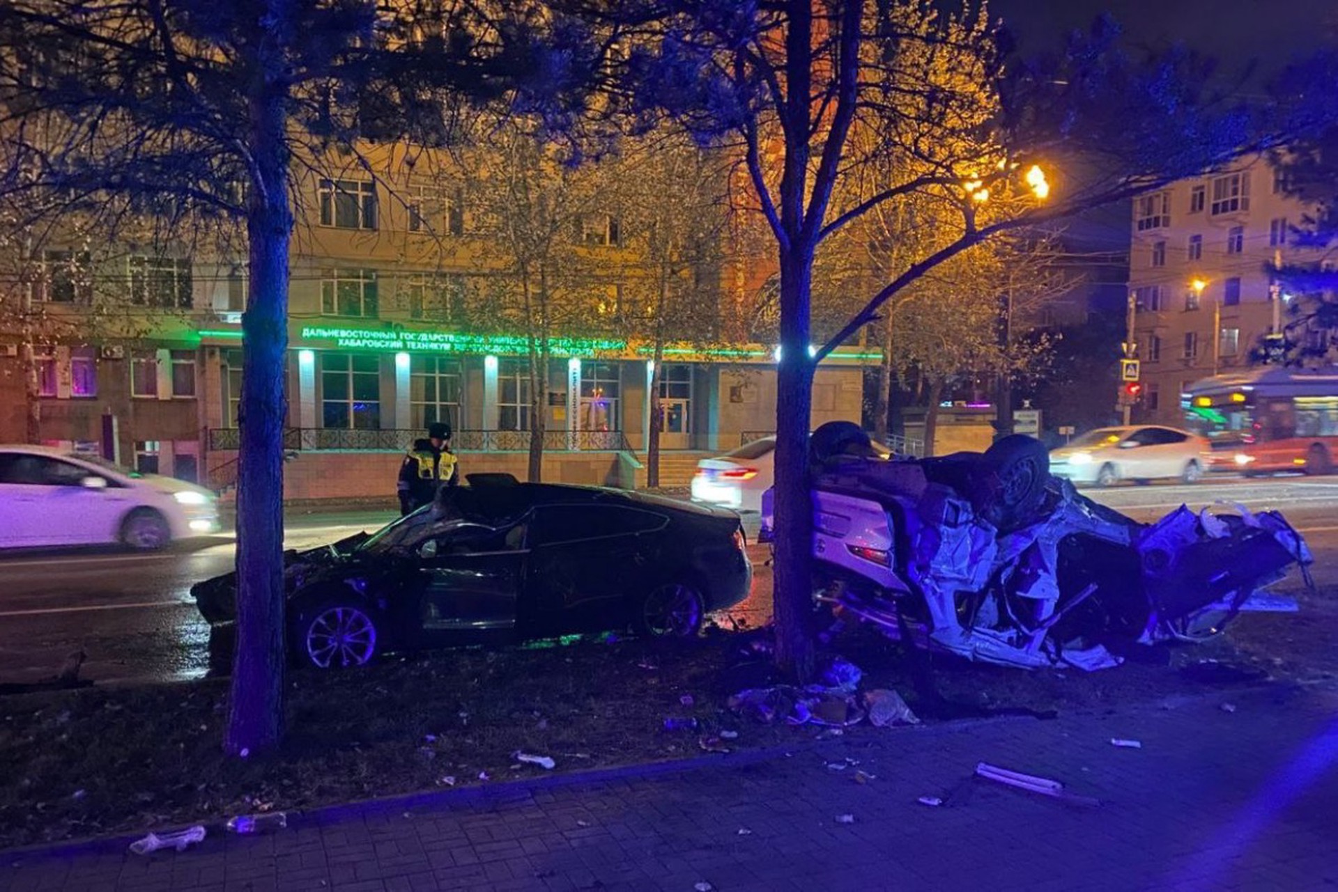 Трое погибли в ночном ДТП с перевертышем в Хабаровске