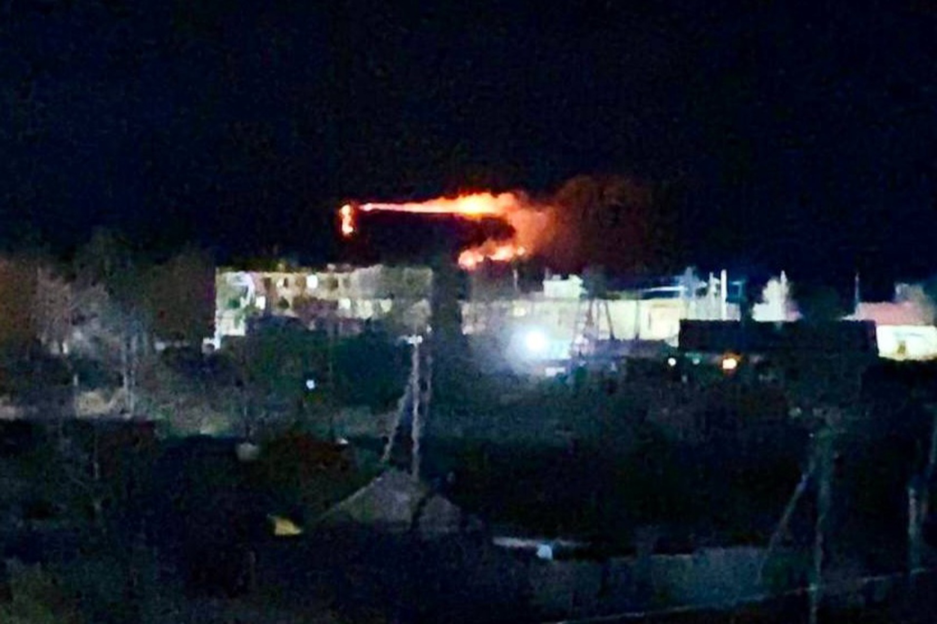 В 20 км от Магадана горит остров Недоразумения