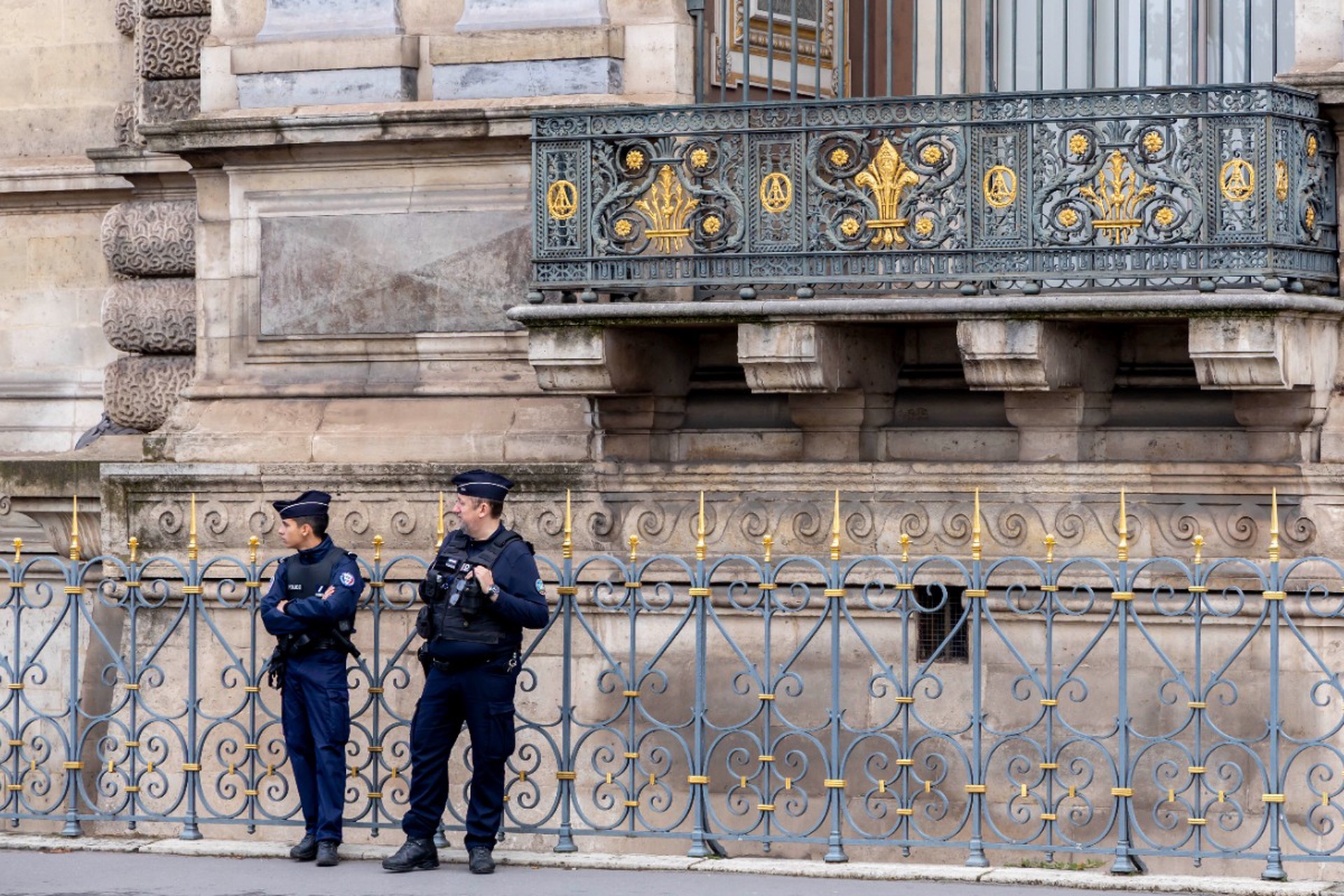 По делу об ограблении Лувра задержали еще пять человек