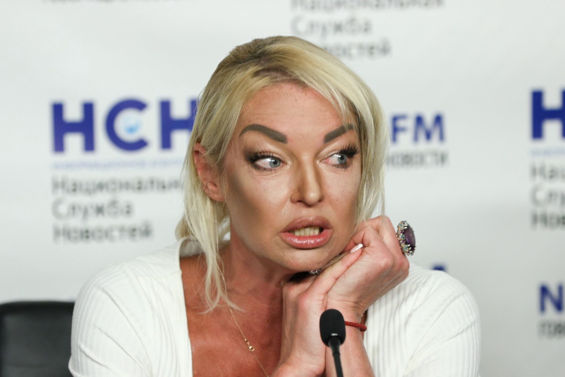 Волочкову разозлила идея народного сбора на нарколога для нее