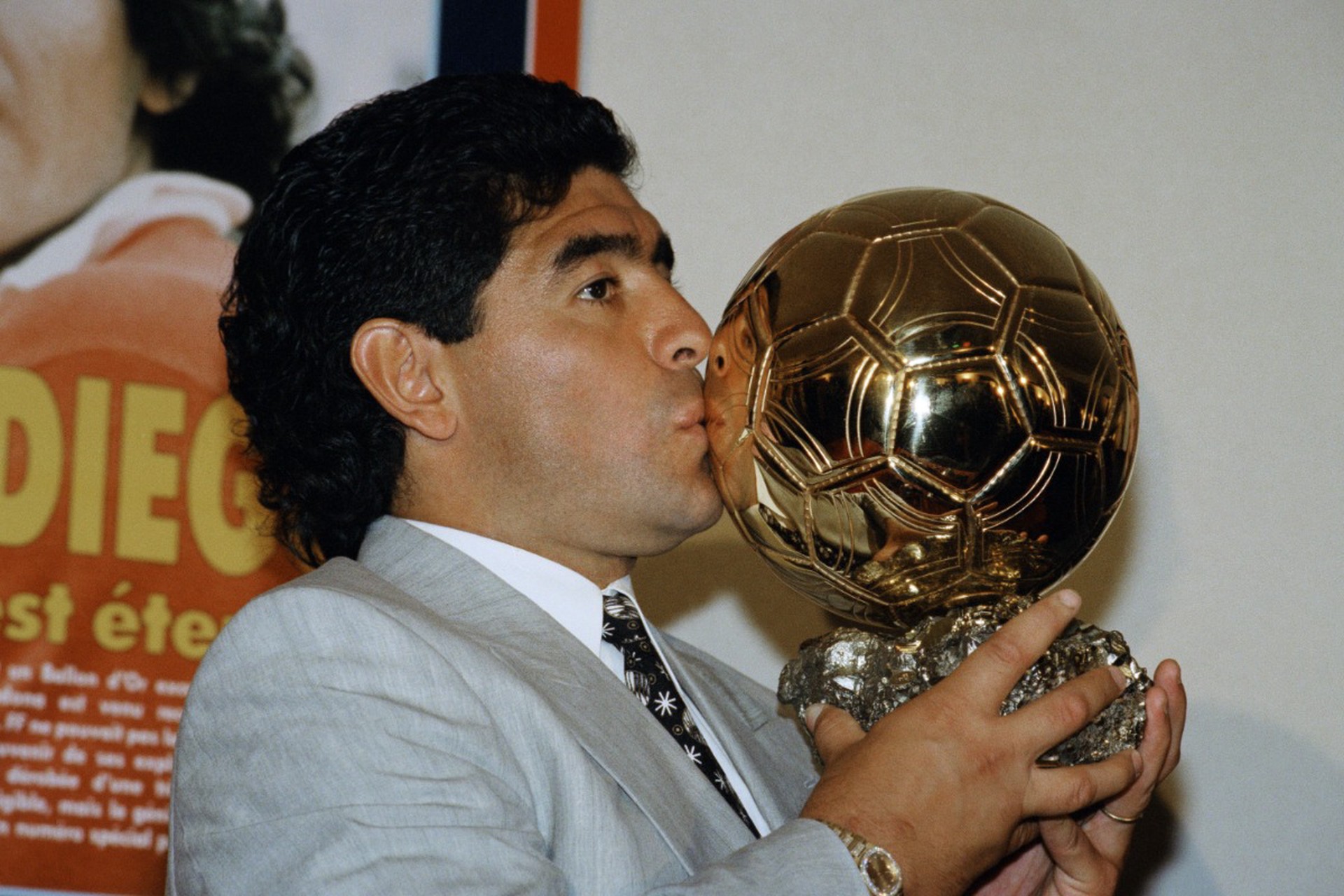 Дамоклов мяч: почему Диего Марадоне тяжело жилось в статусе «руки Бога»