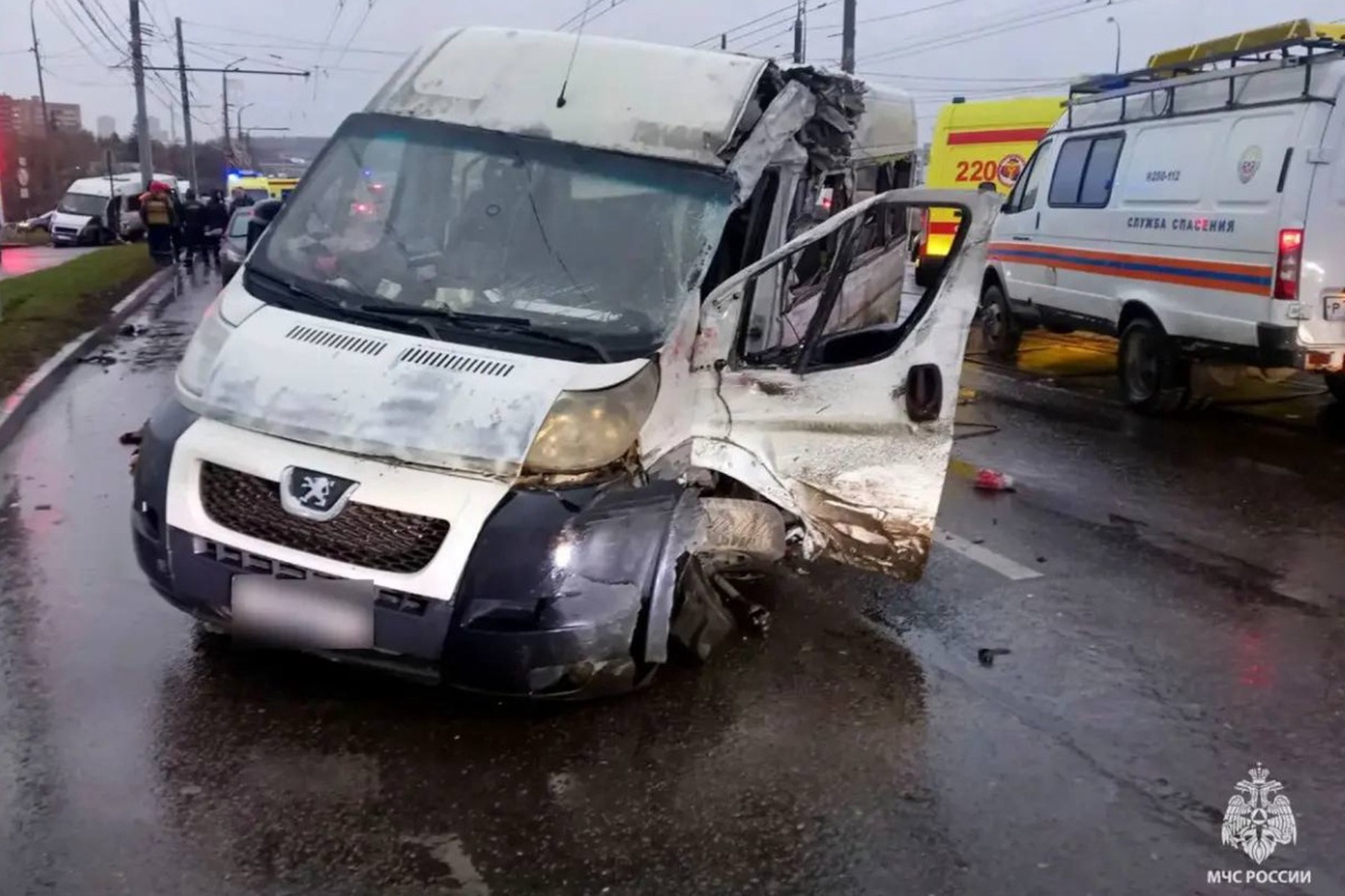 Четыре человека погибли, 19 пострадали в ДТП в Туле