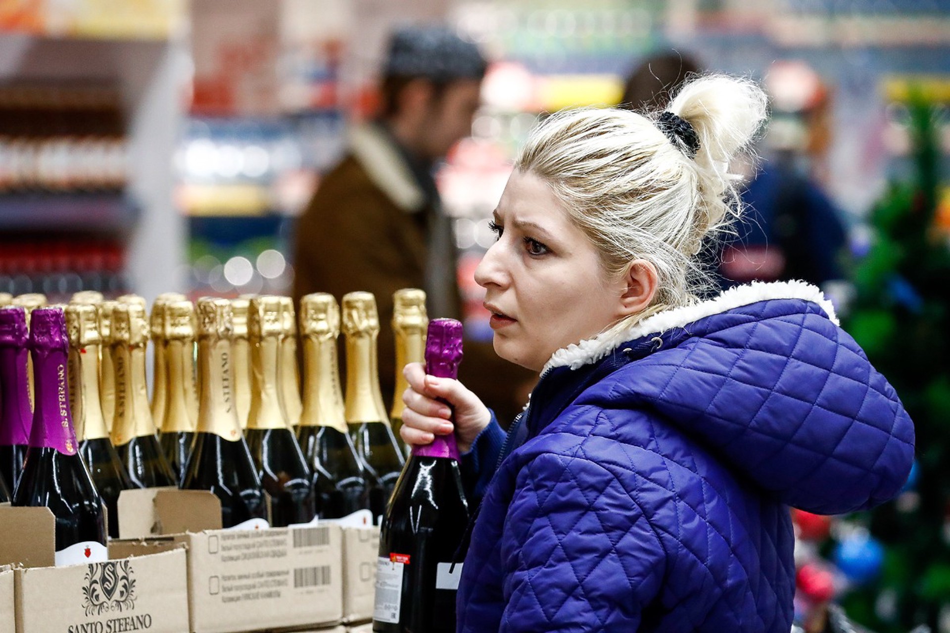 Шампанское подорожает к Новому году