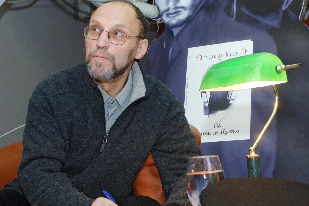 Бумажный гробовщик: как Дмитрий Александрович Пригов нашел путь к читателю