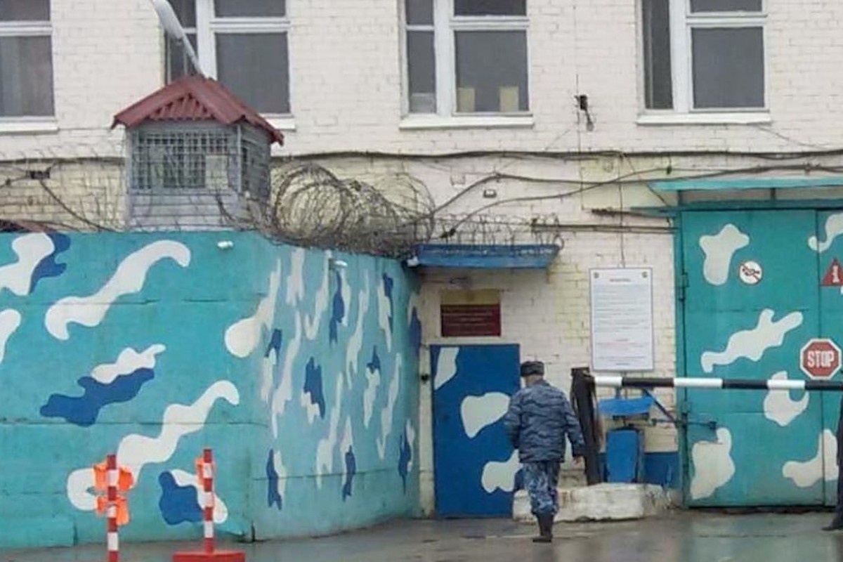 Набитый оружием грузовик попытался прорваться в колонию на Урале