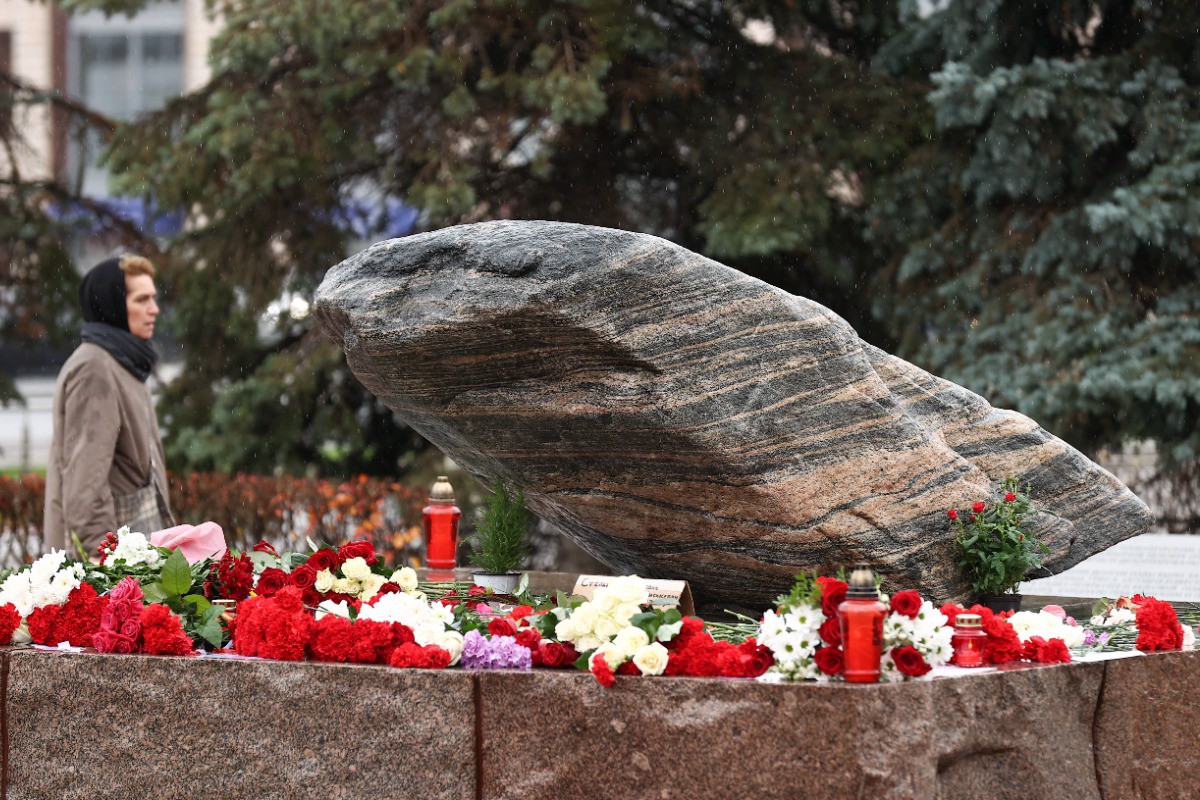 Камень за пазухой: как мемориал на Лубянке превратился в место политических акций