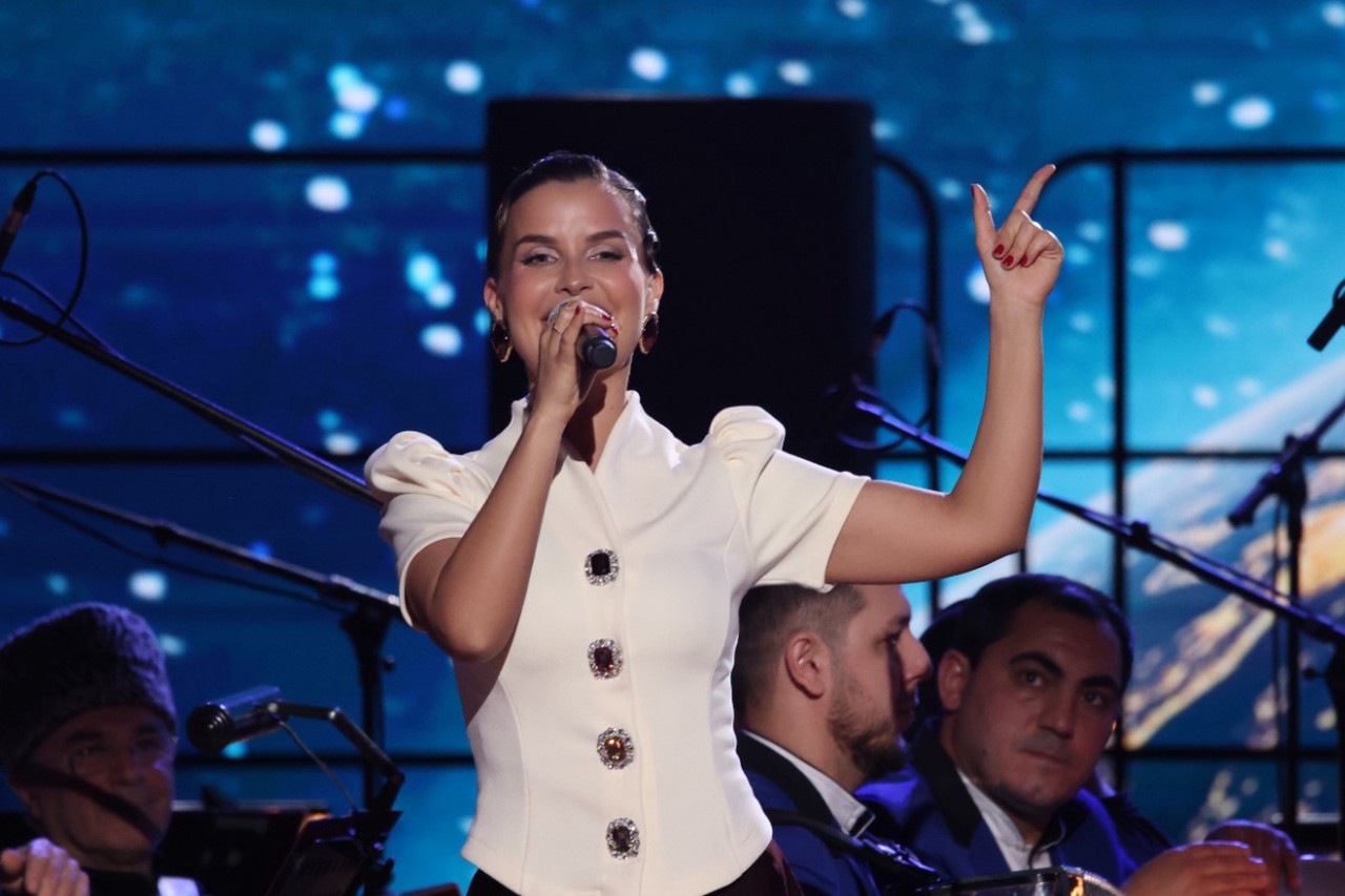 Триумф Кадышевой, свадьба SHAMAN и слезы Тарасовой: какие главные события произошли в шоу-бизнесе в 2025 году