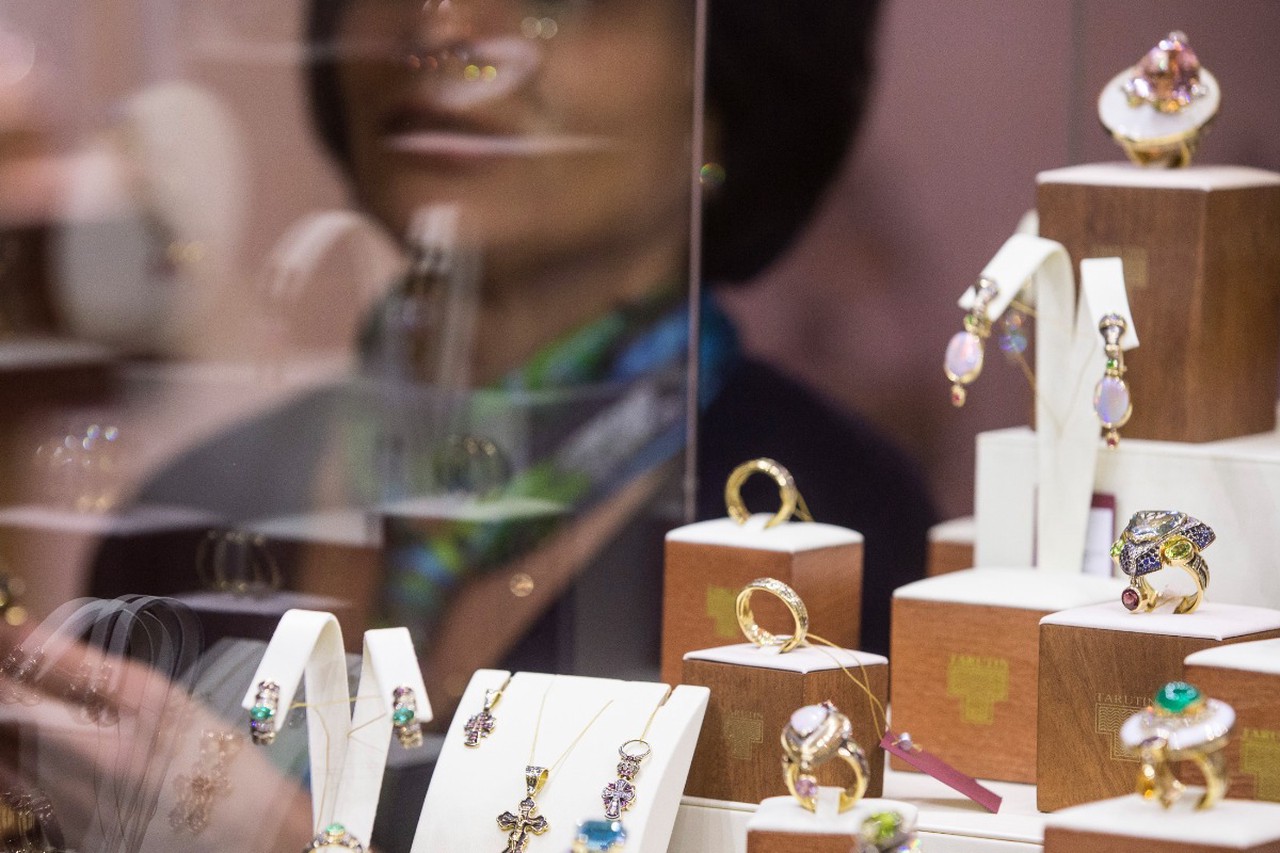 Что подарить на Новый год – 2026: нетривиальные идеи для всех – от коллег до родных