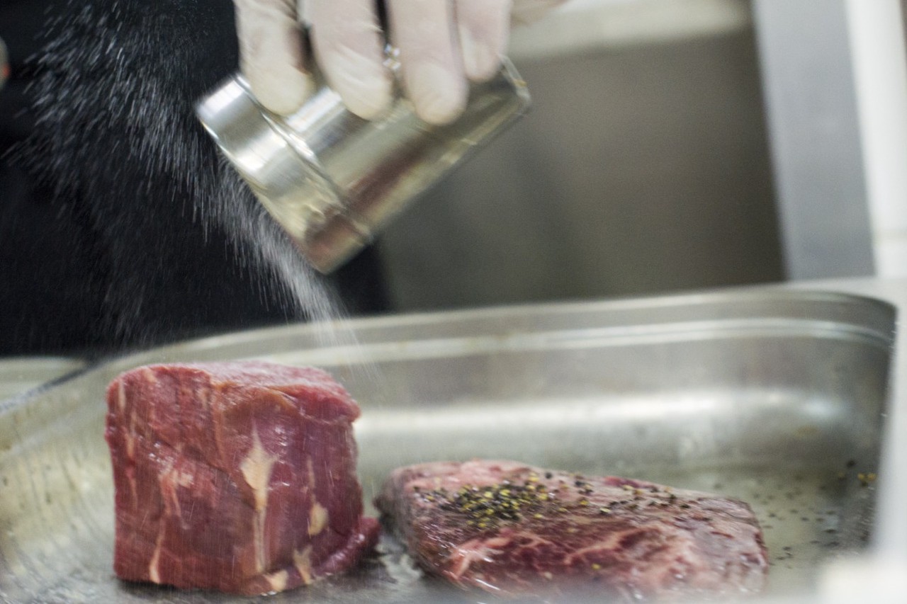 Секрет идеального стейка: четыре правила, которые нарушают даже опытные кулинары