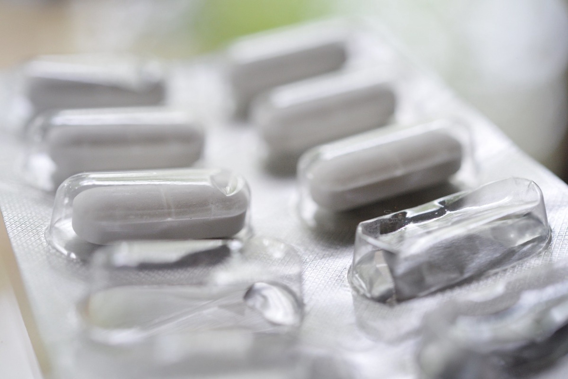 Терапевт предупредил о серьезной опасности бесконтрольного приема обезболивающих