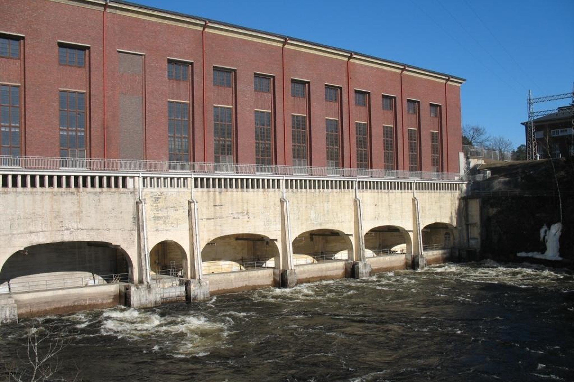 Россия расторгла 50-летнее энергосоглашение с Финляндией