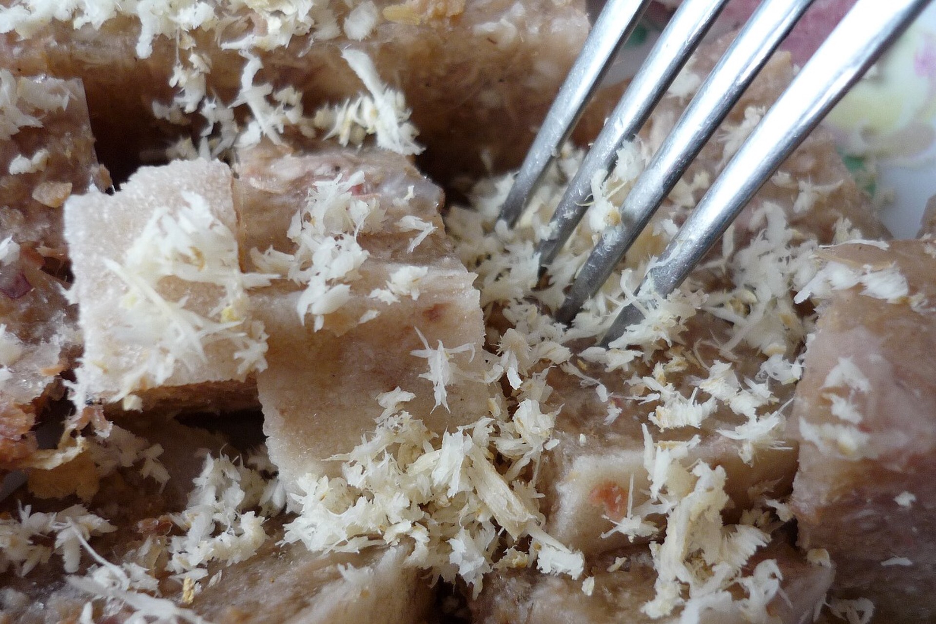 Диетолог рассказала, с чем лучше всего употреблять холодец