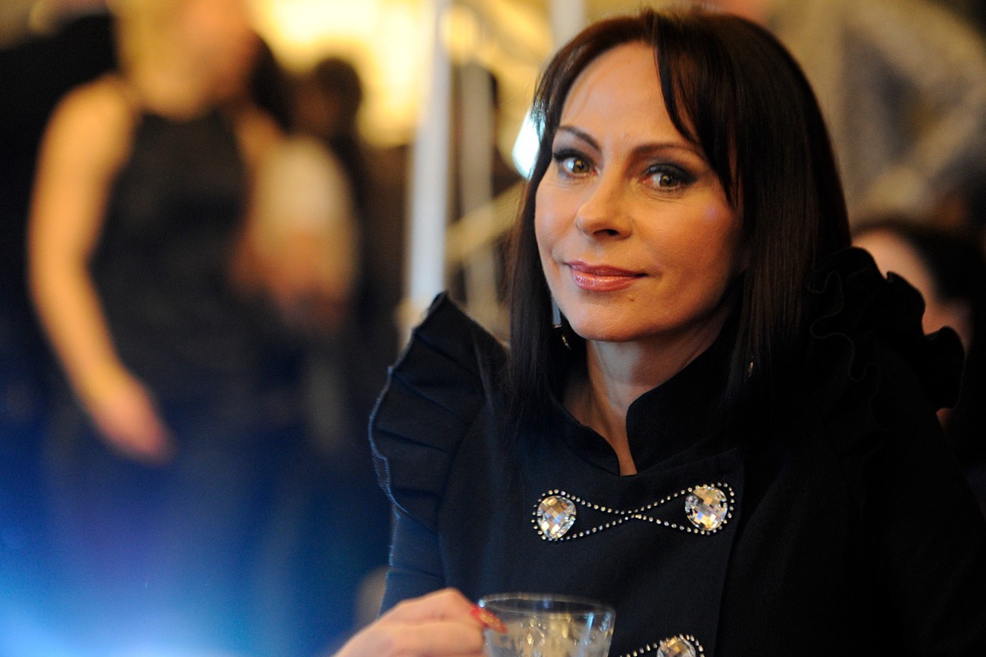 Концертный директор Хлебниковой опроверг новости о проблемах со здоровьем артистки