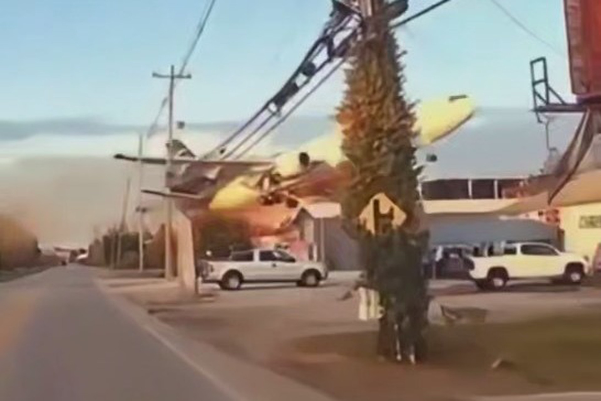 Число жертв падения самолета в США увеличилось до 13