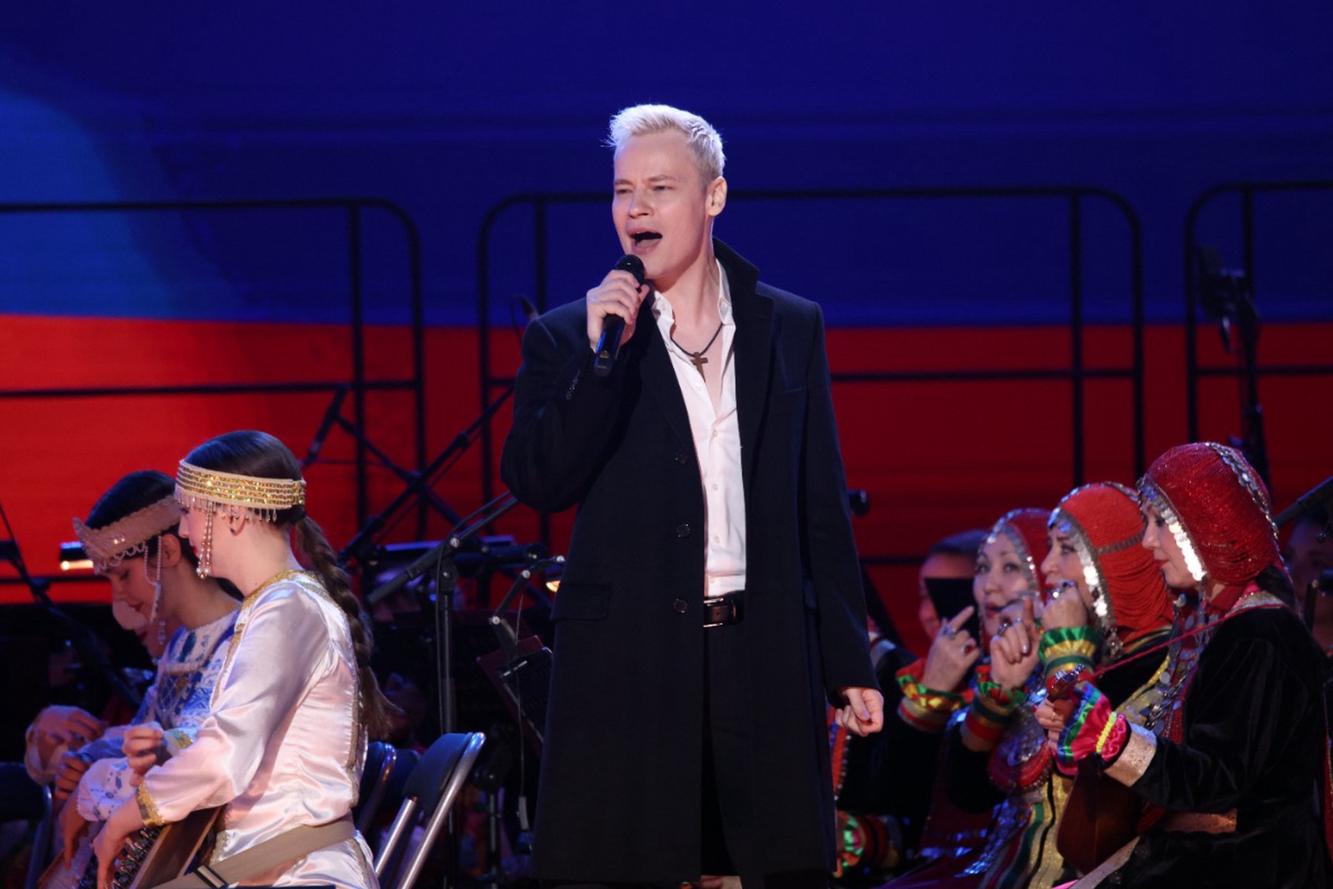 «Взрывной пиар»: продюсер оценил перспективы дуэта SHAMAN и Бабкиной