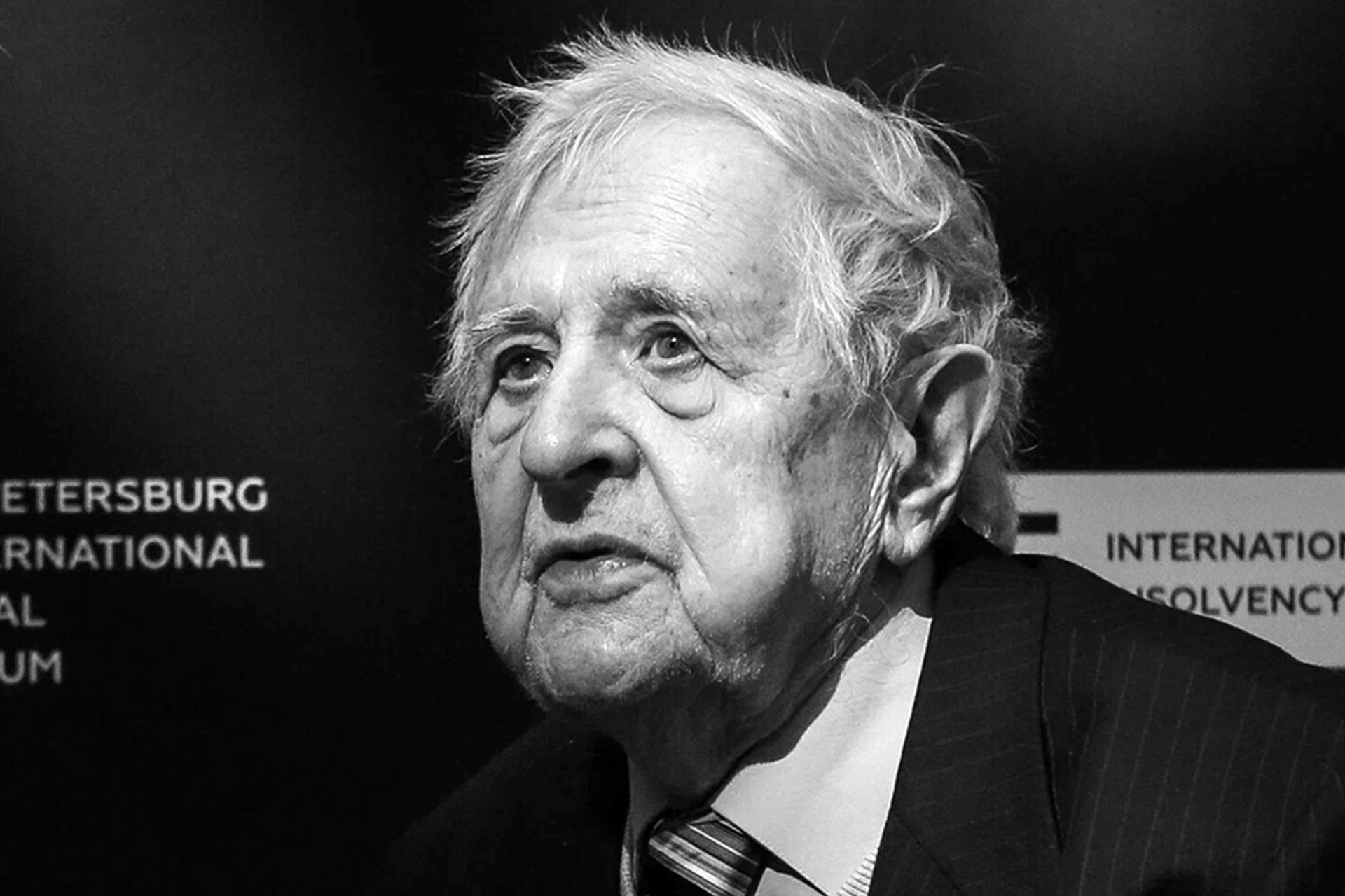 Умер почетный профессор СПбГУ Толстой, у которого учились Путин и Медведев