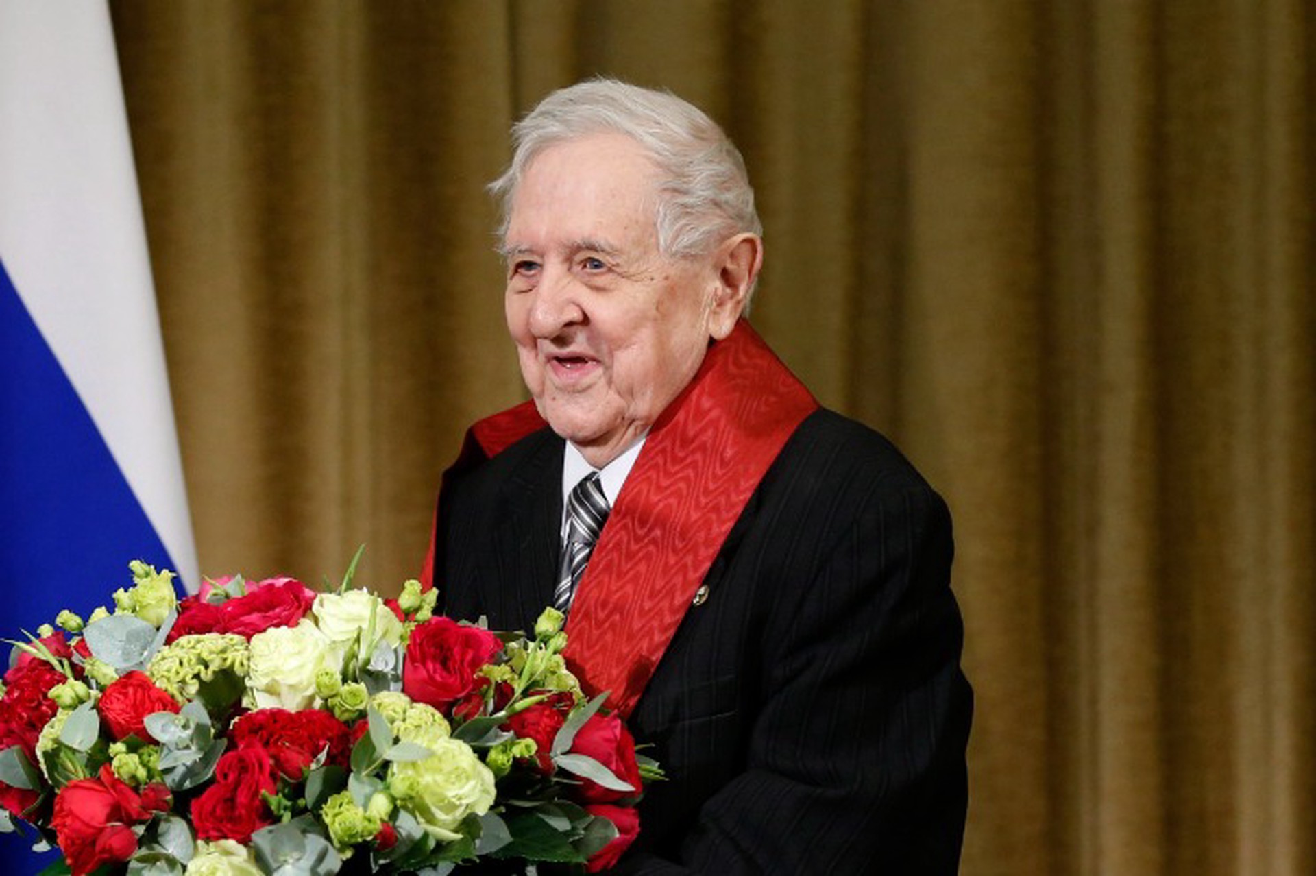 Коллега ушедшего из жизни профессора СПбГУ Толстого рассказал, чему тот научил Путина и Медведева