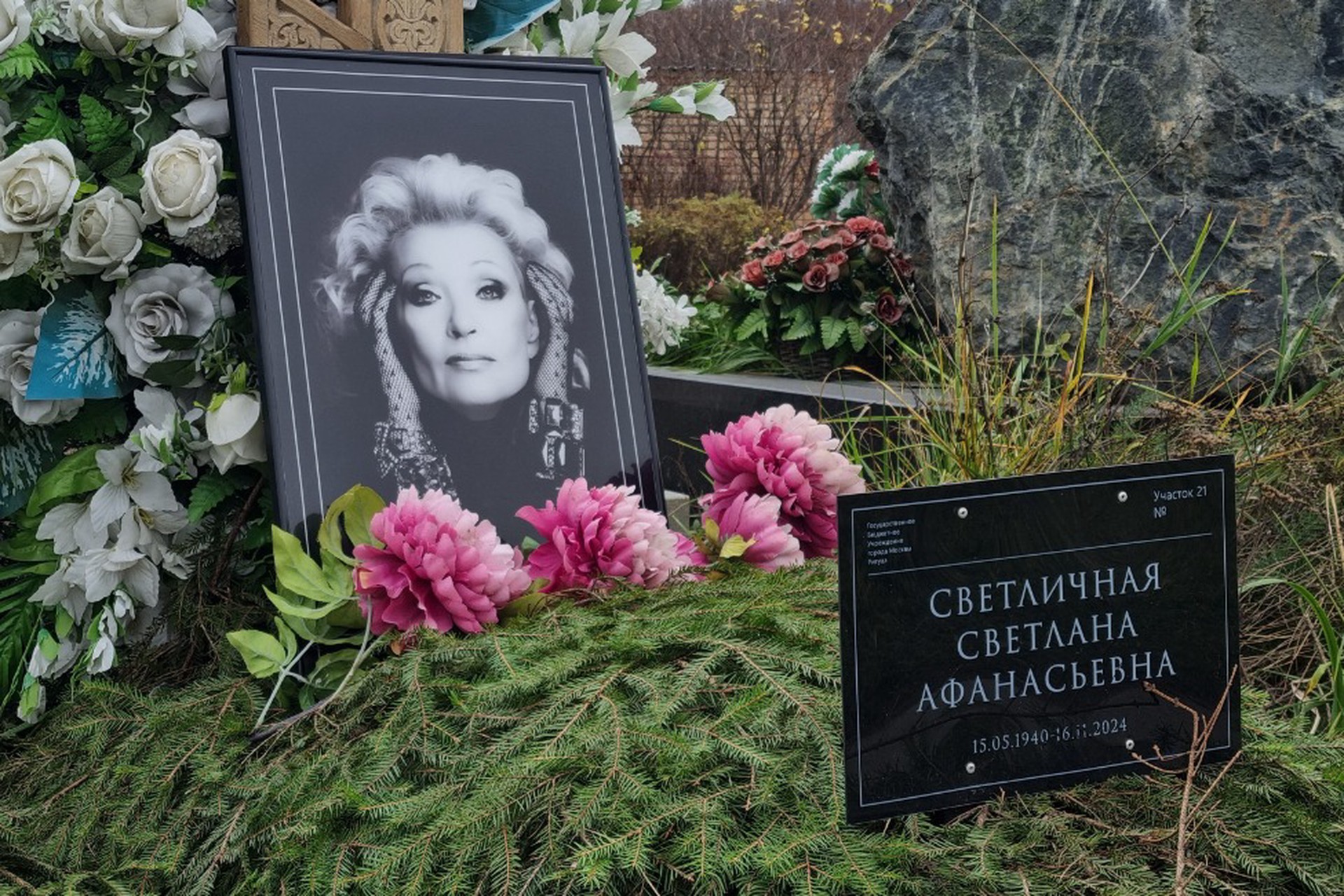 Подруга Светличной рассказала о подготовке памятника актрисе