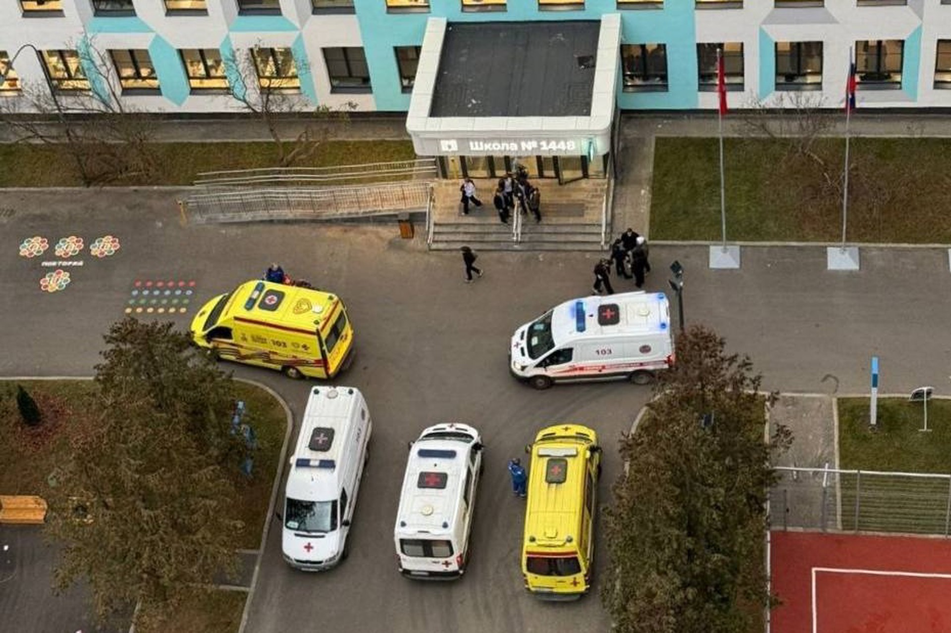 Пятеро детей отравились таблетками в московской школе