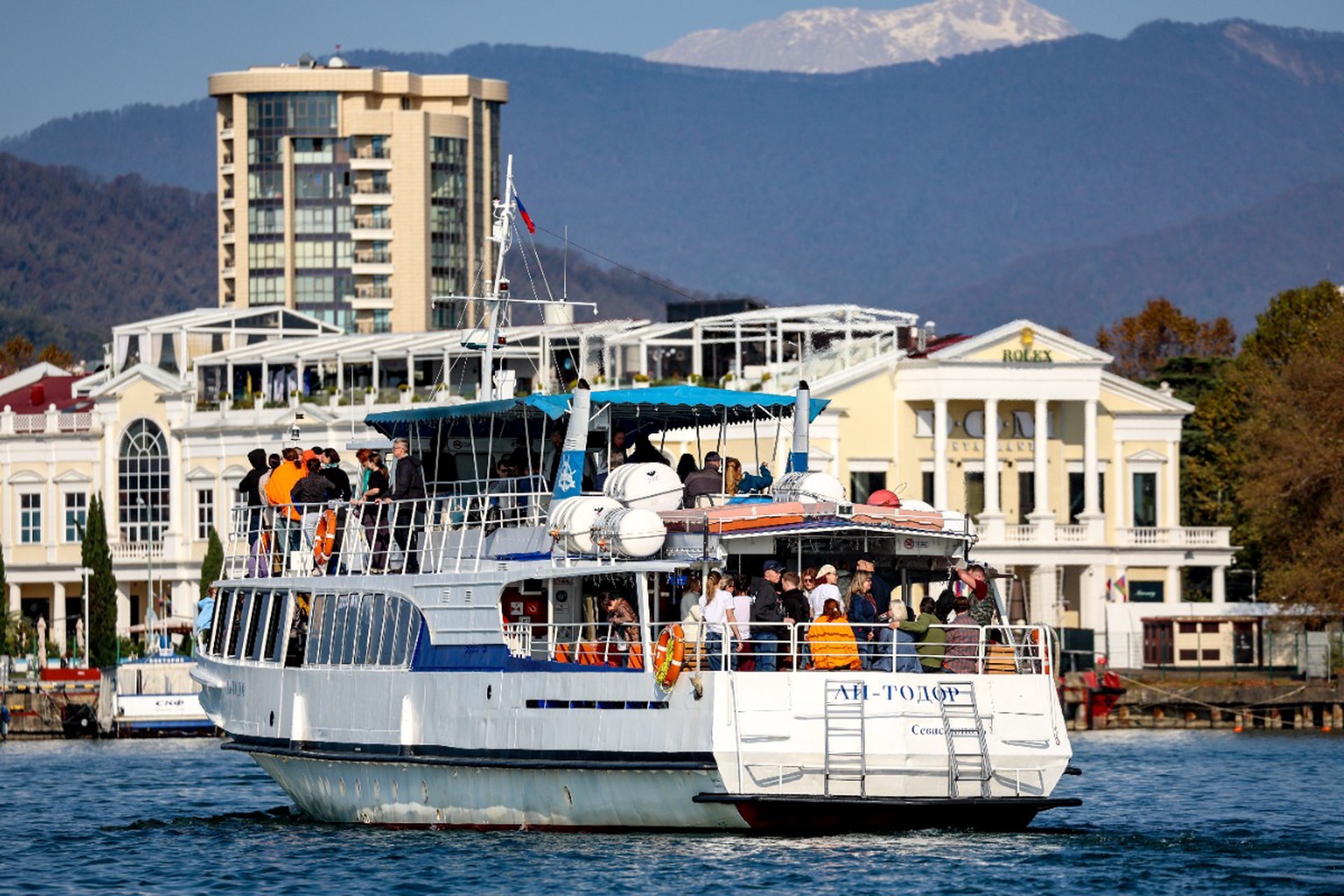 Стал известен топ направлений для новогодних поездок по России