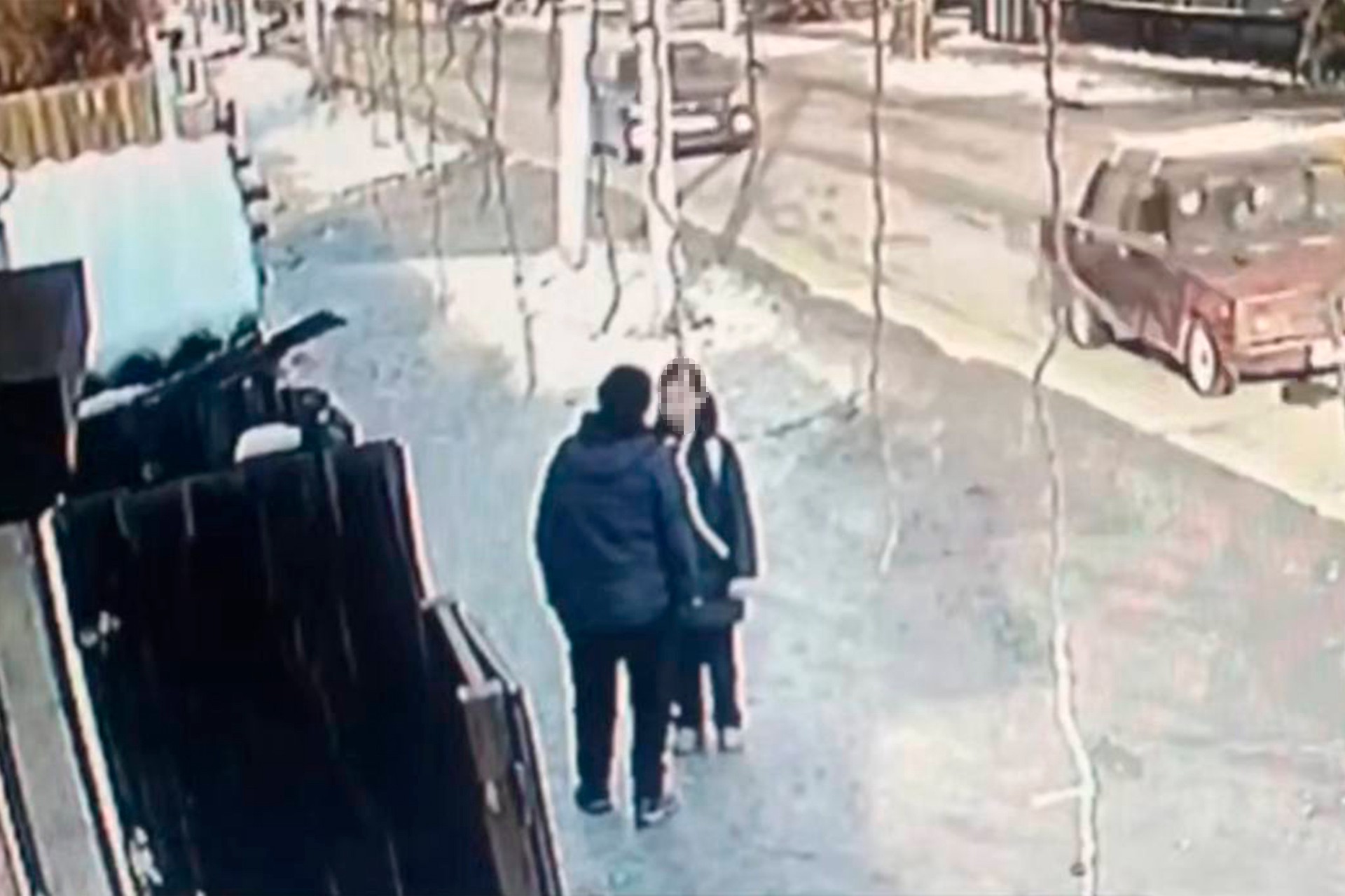 Педофил напал на российскую школьницу