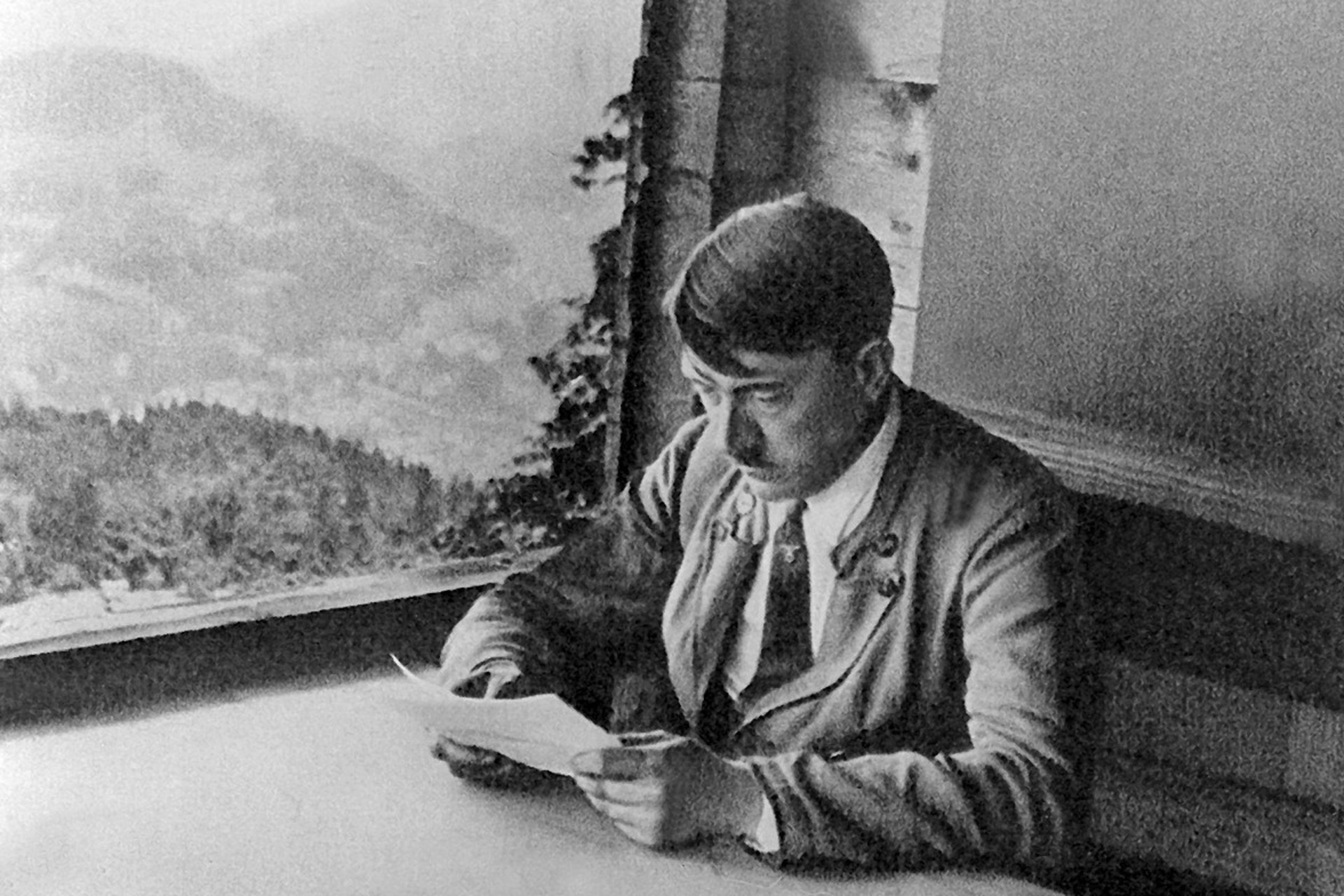 Корень зла: у Гитлера обнаружили генетическую мутацию пениса