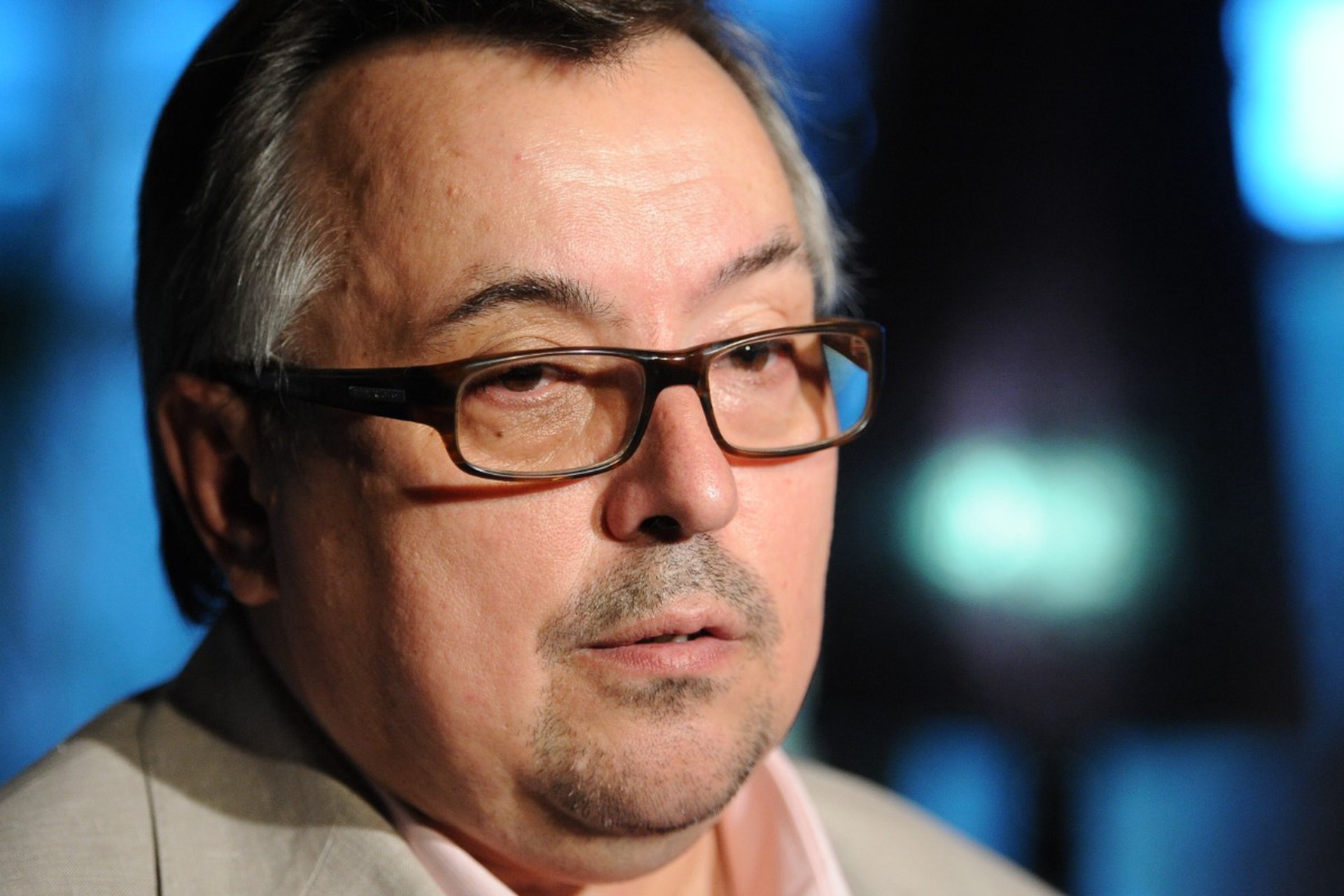 Главу киноклуба «Ельцин-центра» Шмырова оштрафовали за дискредитацию ВС России