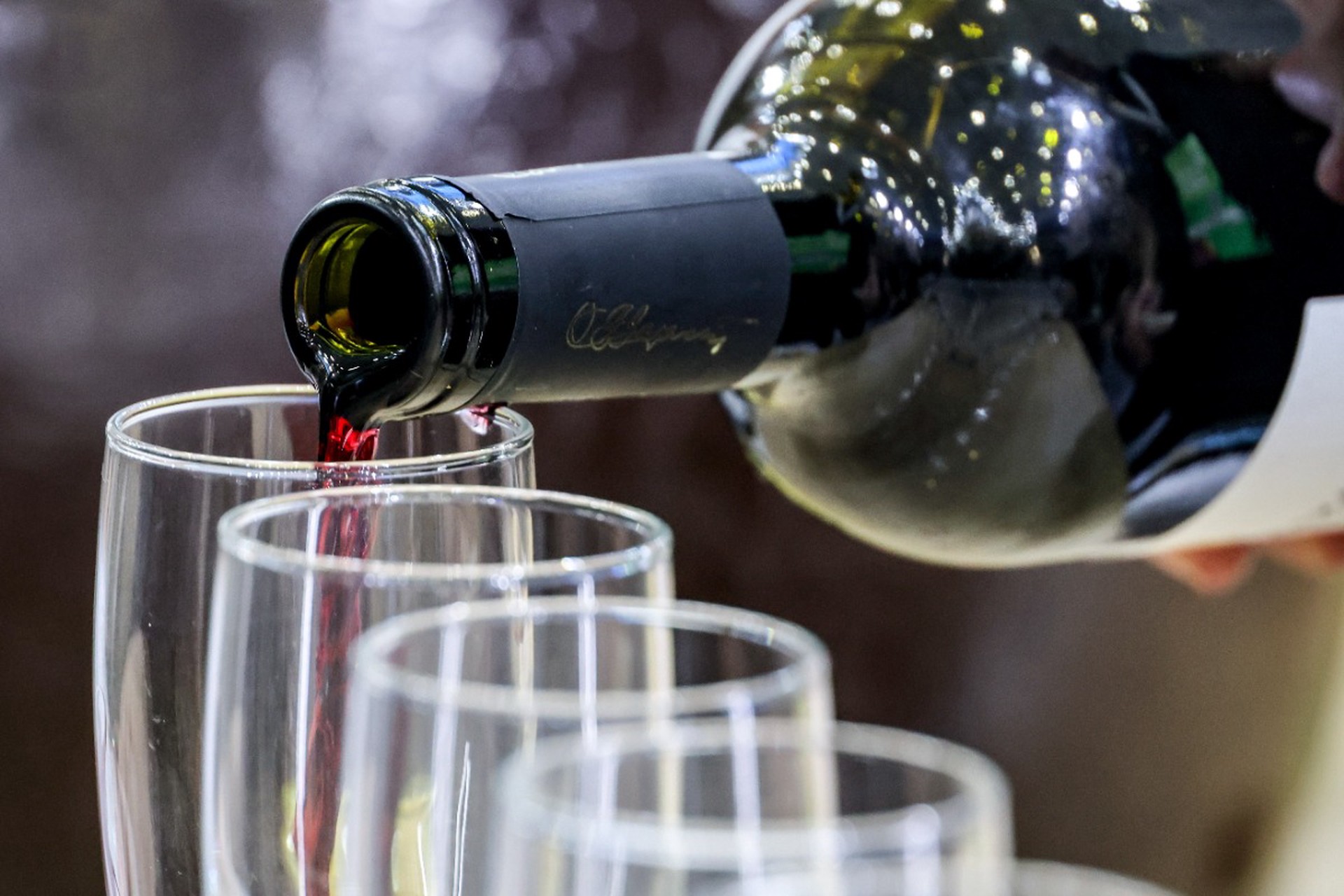 Россиян обрадовали винными «сюрпризами» к Новому году