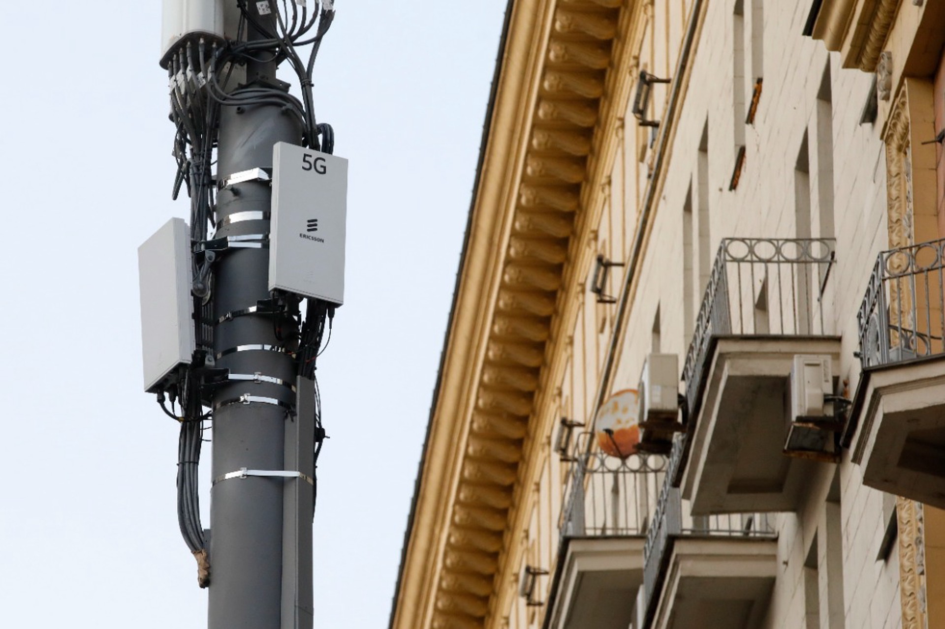 Операторов связи обяжут отключать услуги по требованию ФСБ