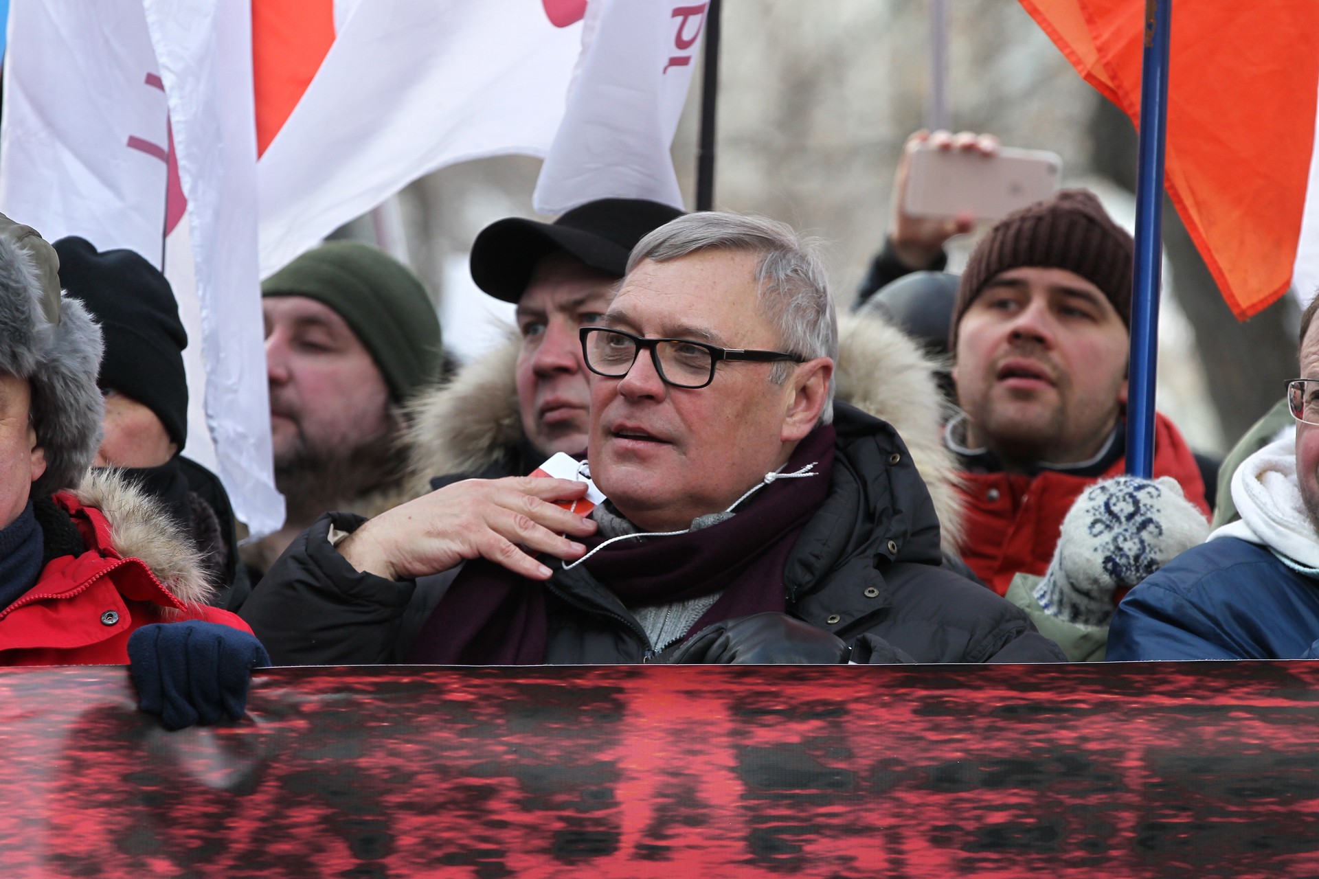 Бывшего российского премьера признали террористом