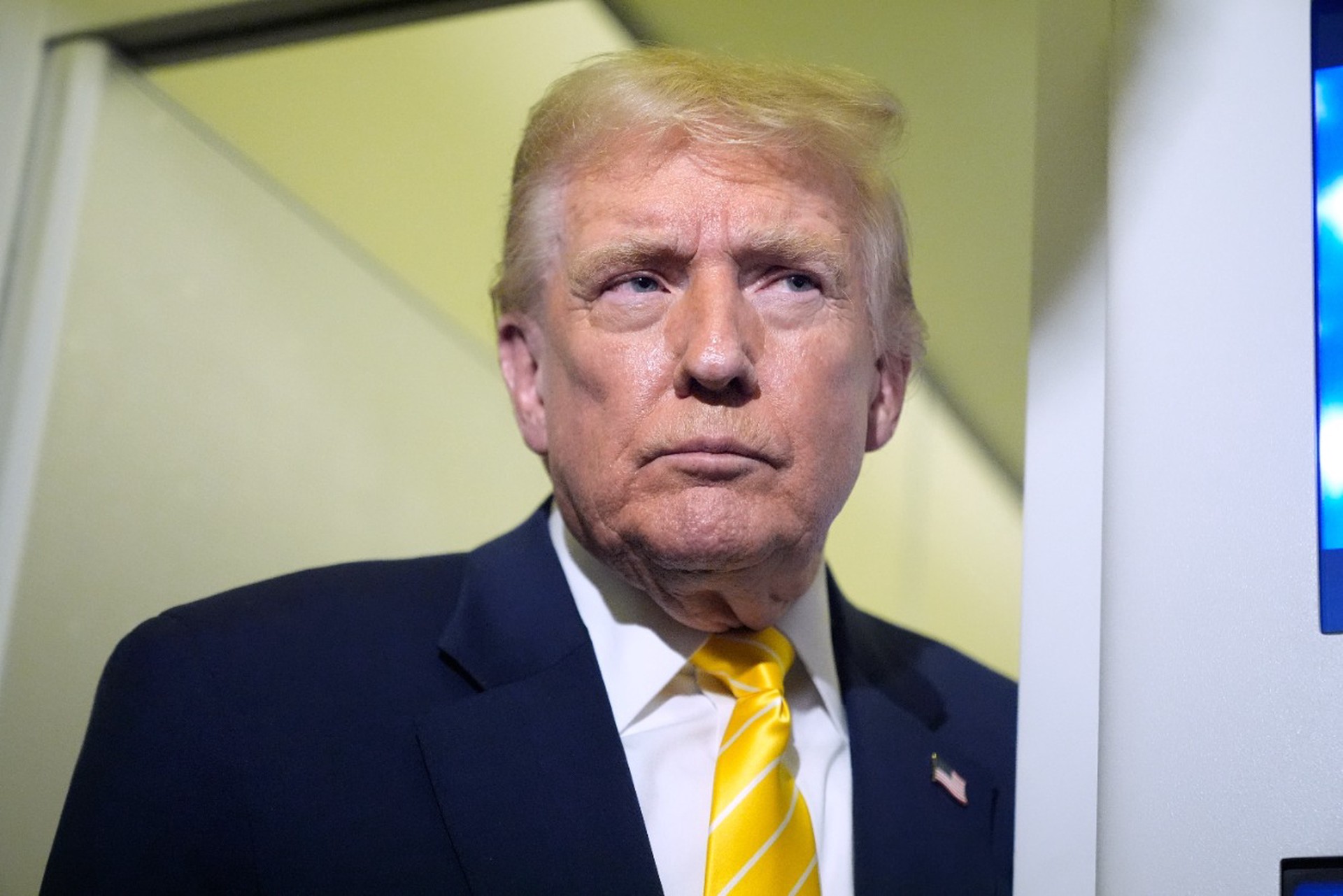 Само-кампания: почему Трамп в реальности затягивает историю с Венесуэлой