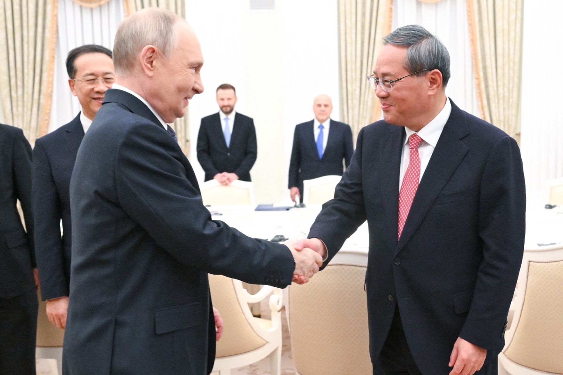 Путин пообещал отменить визы для туристов из Китая