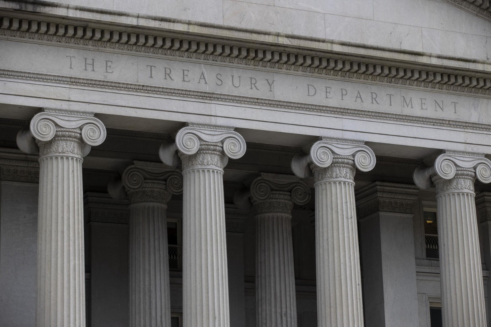 Россия с начала СВО сократила инвестирование в гособлигации США в 19 раз