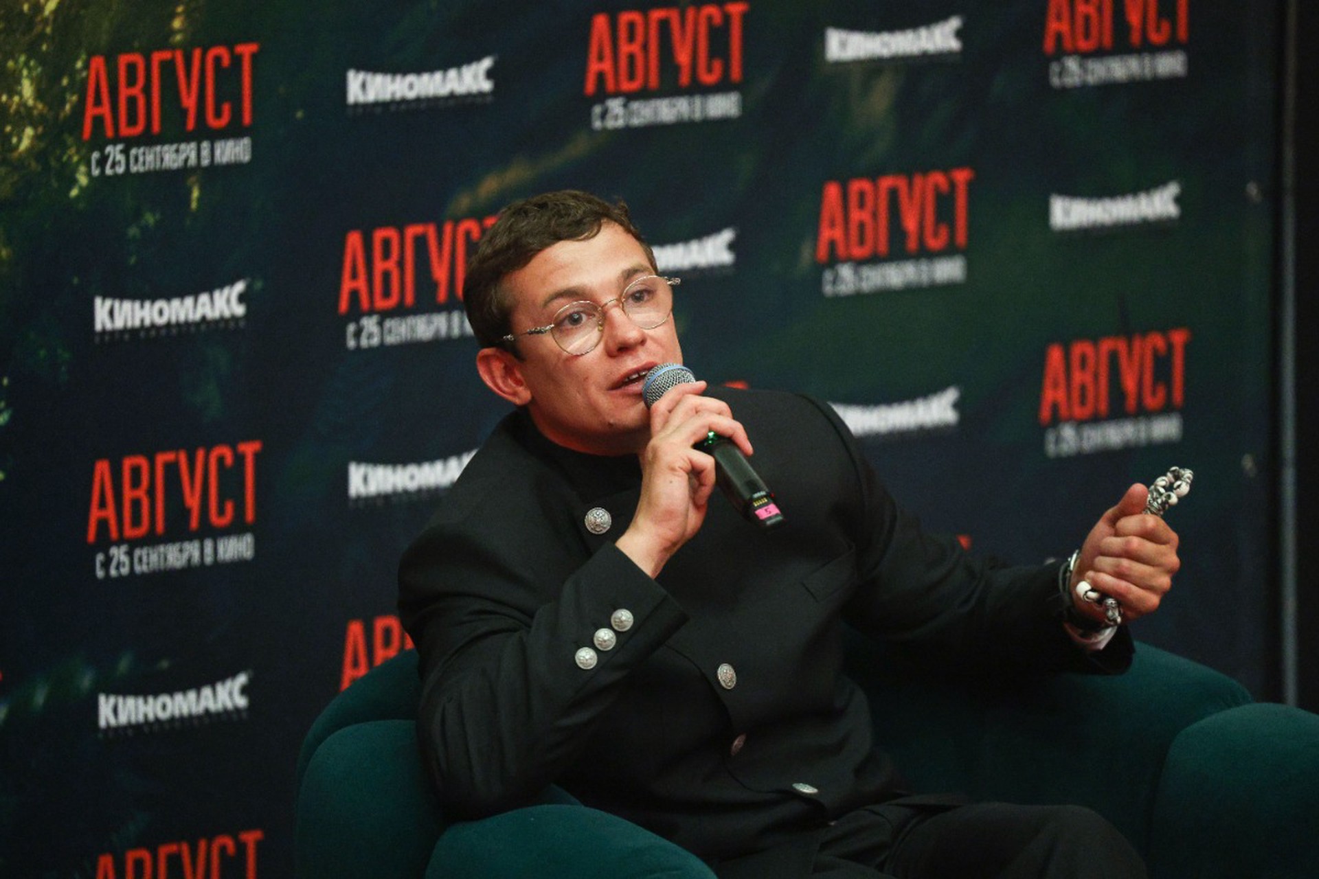 Психолог объяснил эпатажность Никиты Кологривого