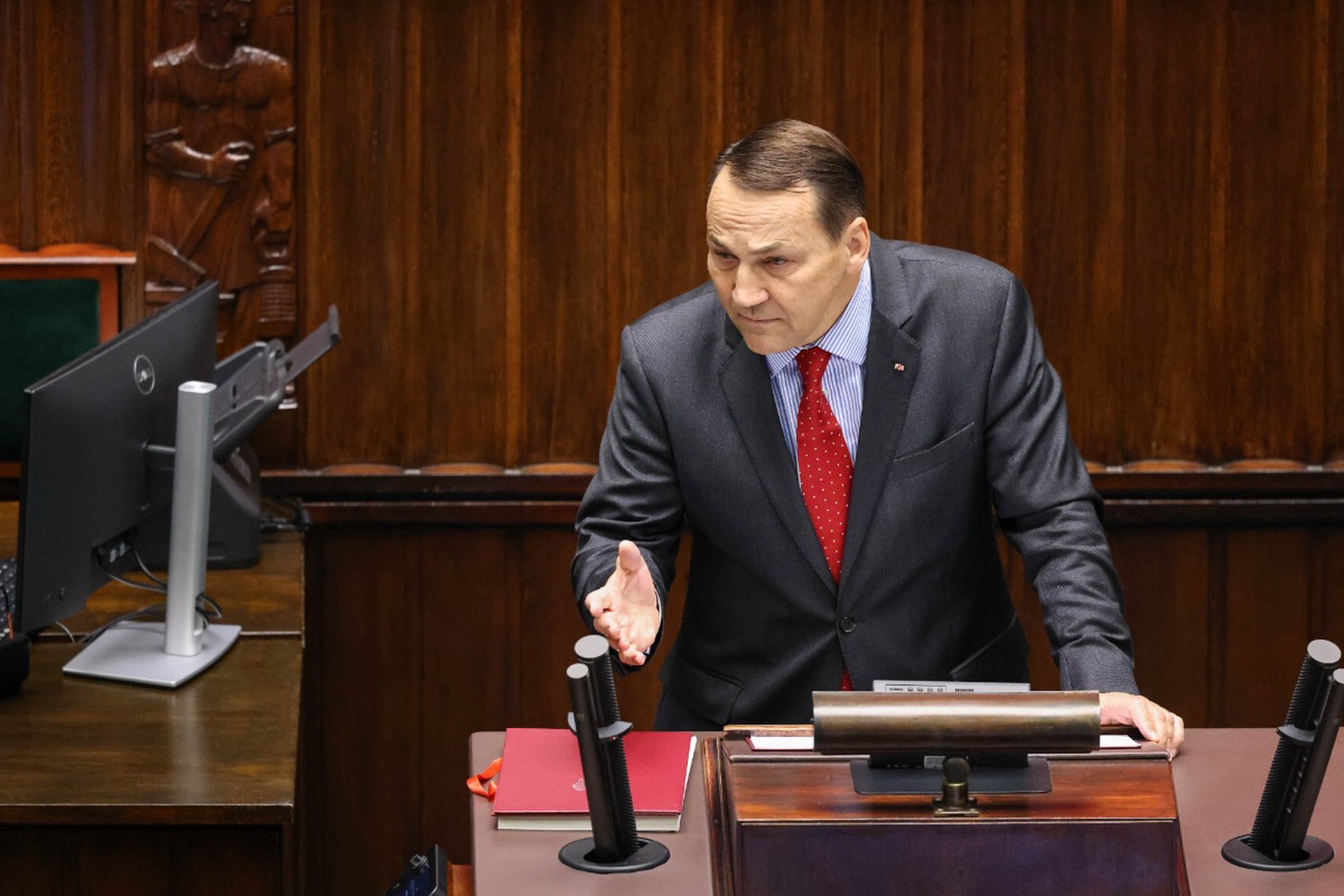 Польша закрывает последнее генконсульство России