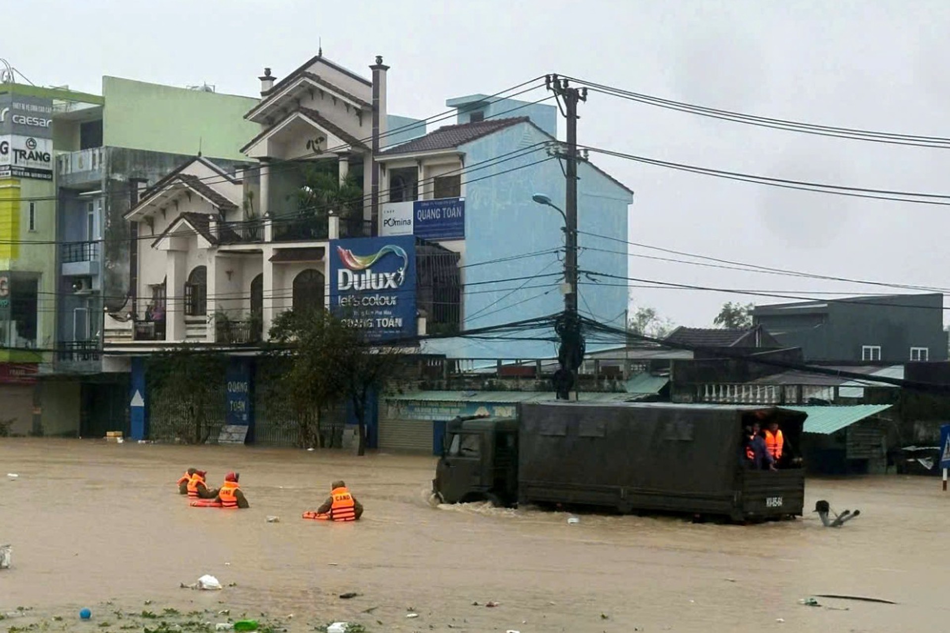 Россиянка на сутки застряла в магазине из-за наводнения