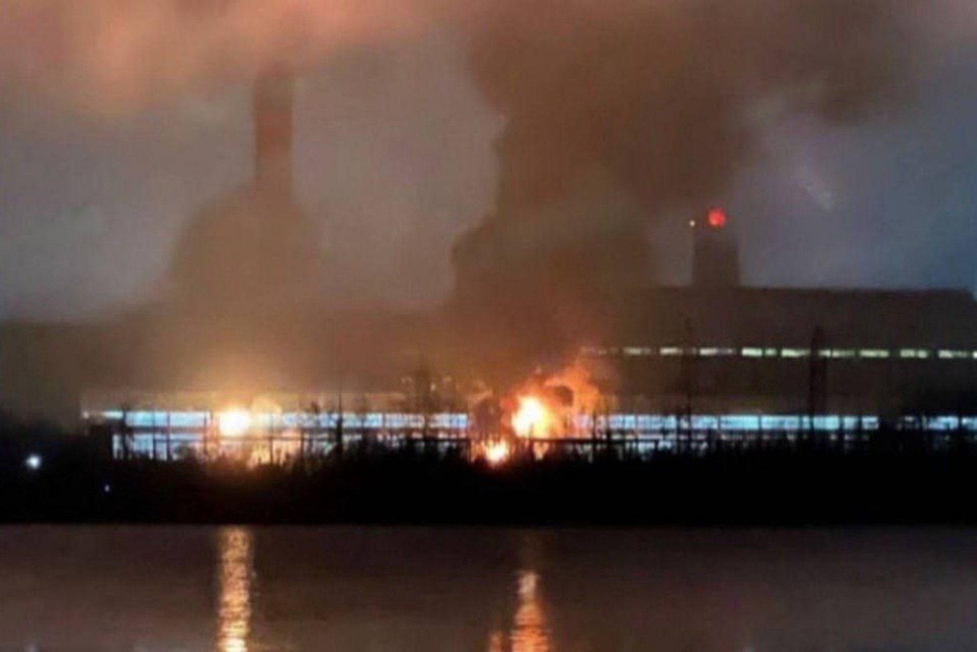 Крупная ГРЭС загорелась после атаки дронов ВСУ