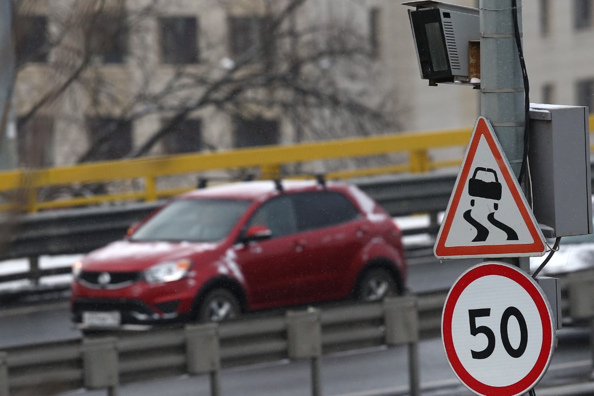 Водителям рассказали о нововведениях по дорожным знакам