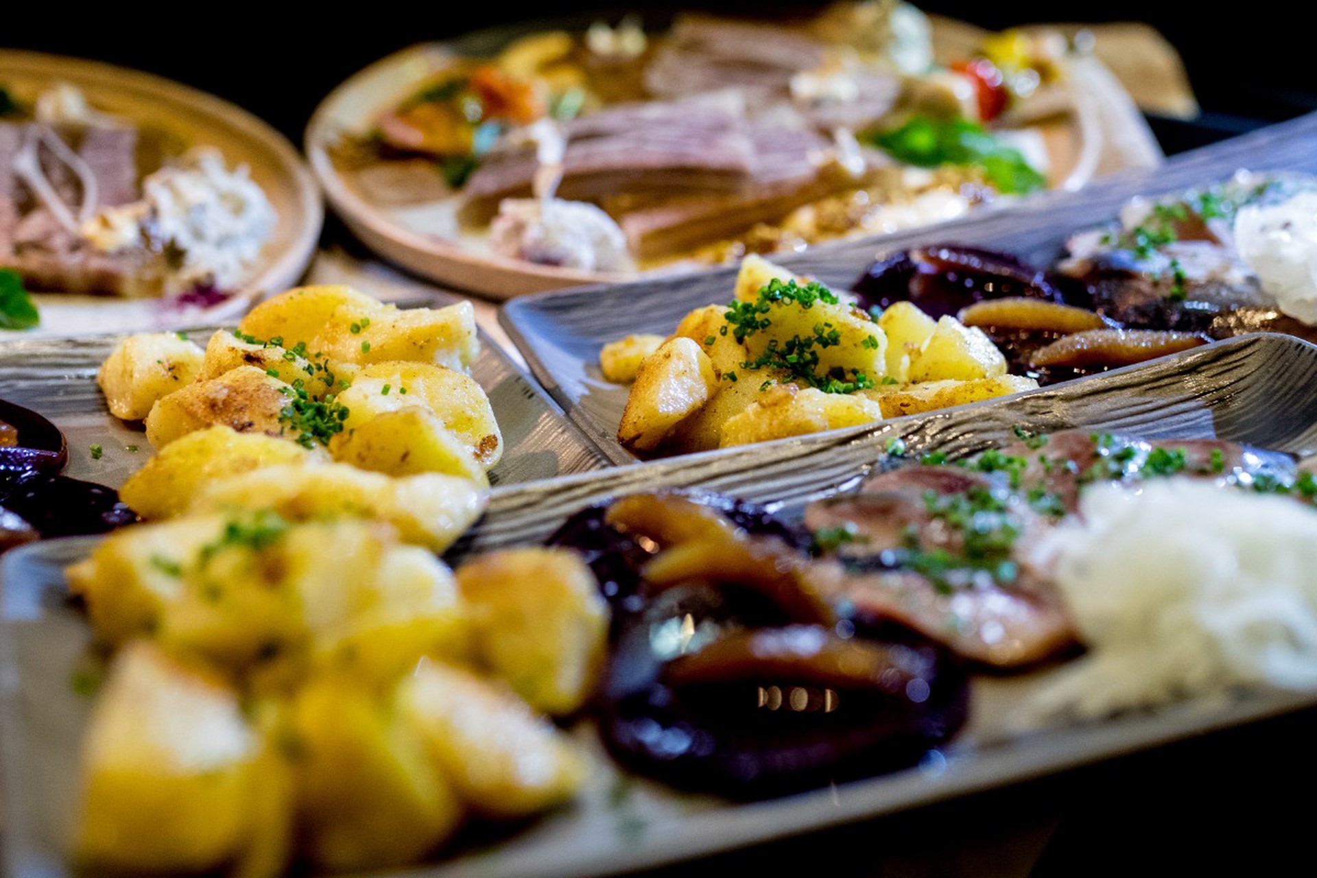 Не просто жареная картошка: пять способов превратить базовый гарнир в главное блюдо на столе