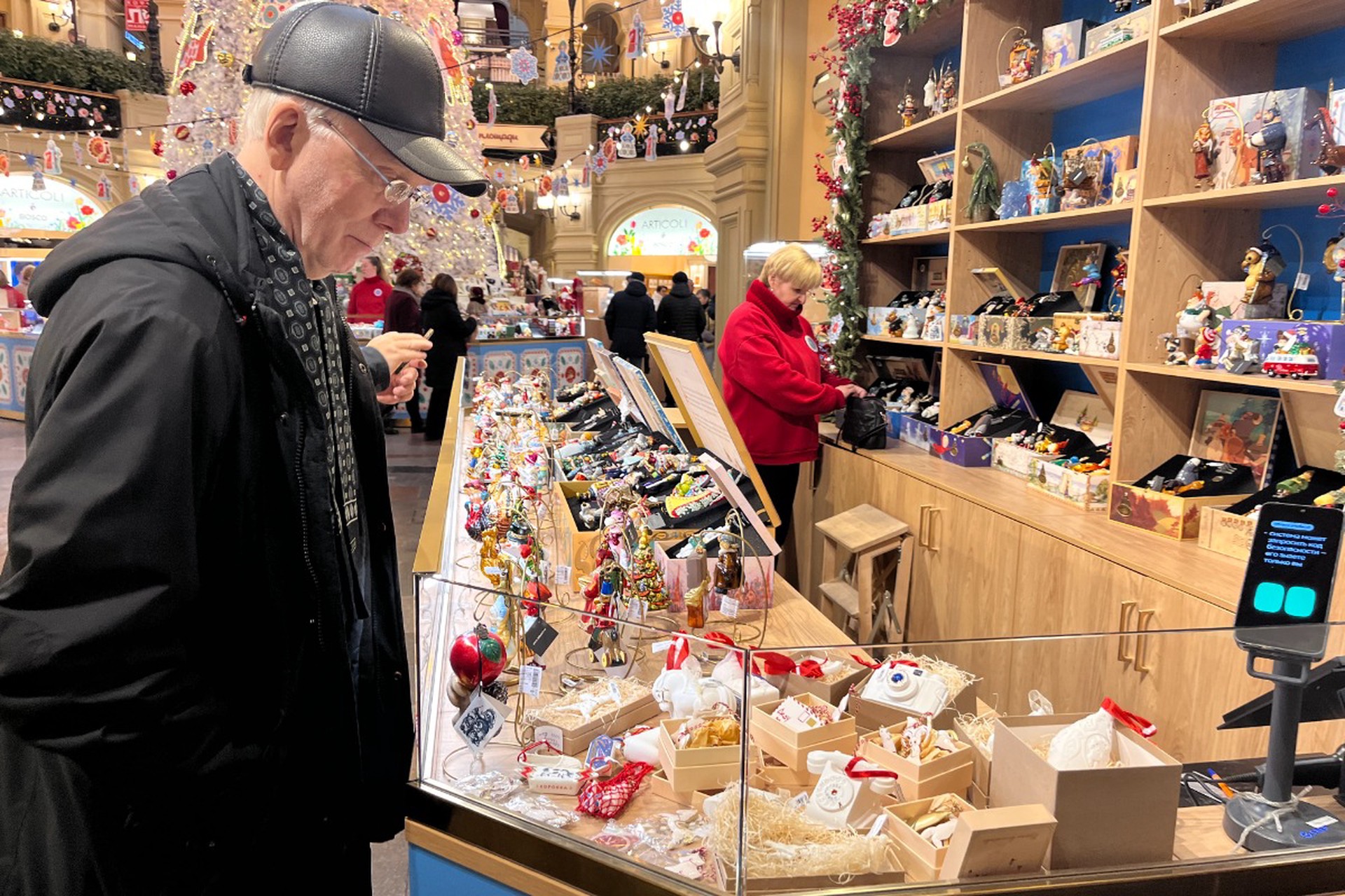 Стало известно, почему перед Новым годом хочется шопинга