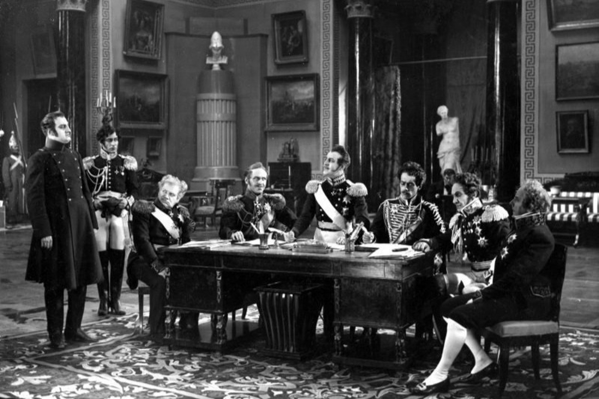 Хутор без добра: почему в запрете декабристов на Украине есть логика (хотя и кривая)