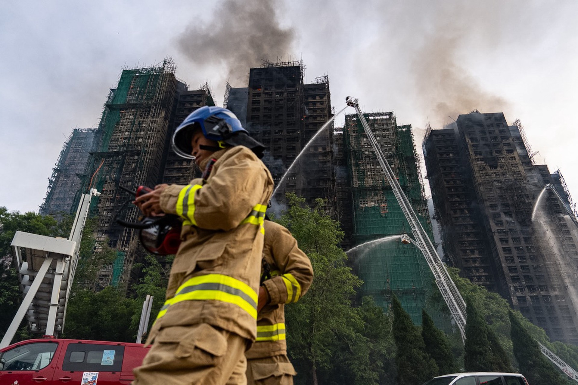 До 55 выросло число погибших при пожаре в Гонконге