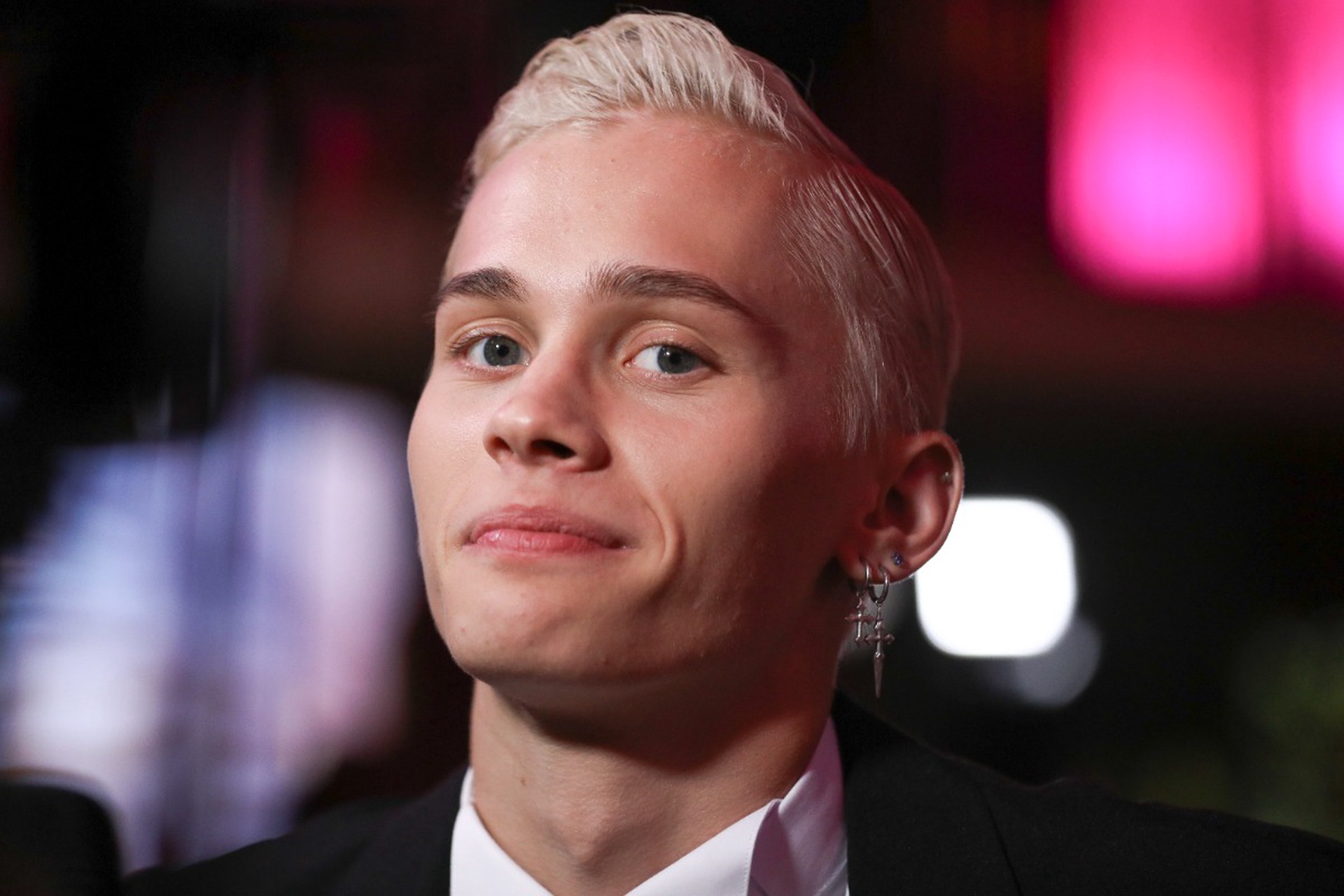 Бородин призвал работающего курьером в Дубае Милохина вернуться в Россию